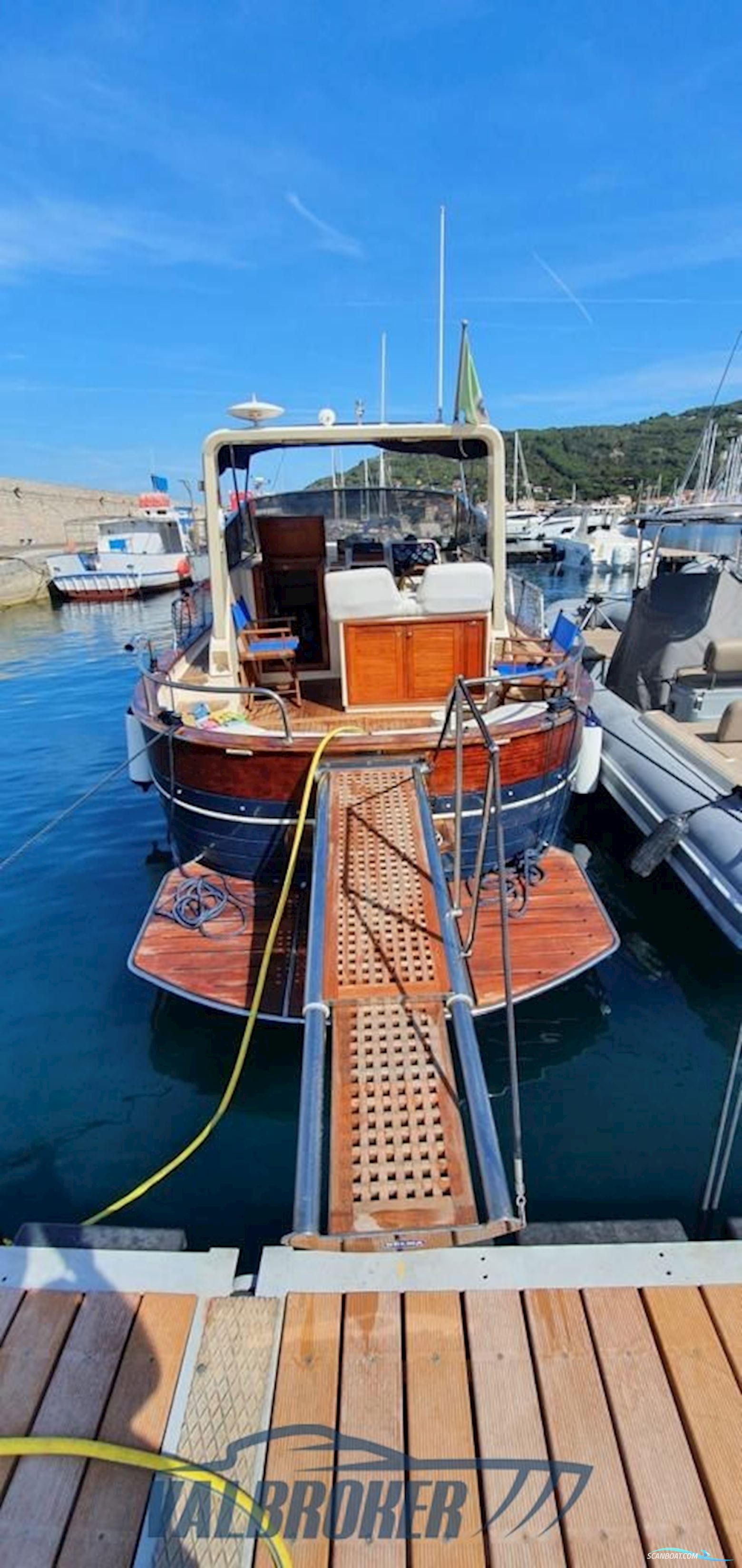 Apreamare Aprea 10 Semi Cabin