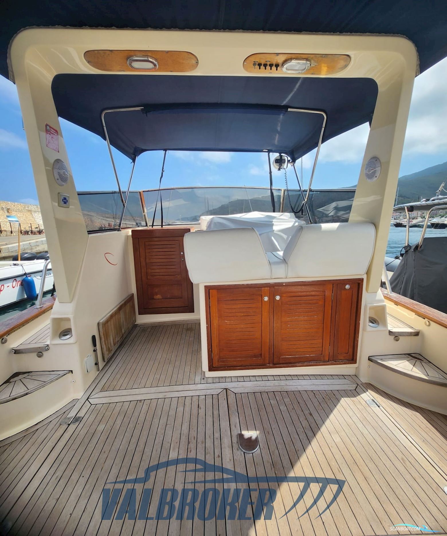 Apreamare Aprea 10 Semi Cabin