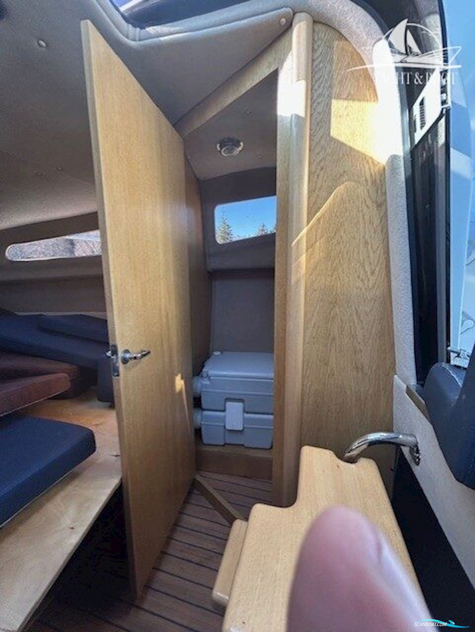 Aqua Royal 680 Cruiser