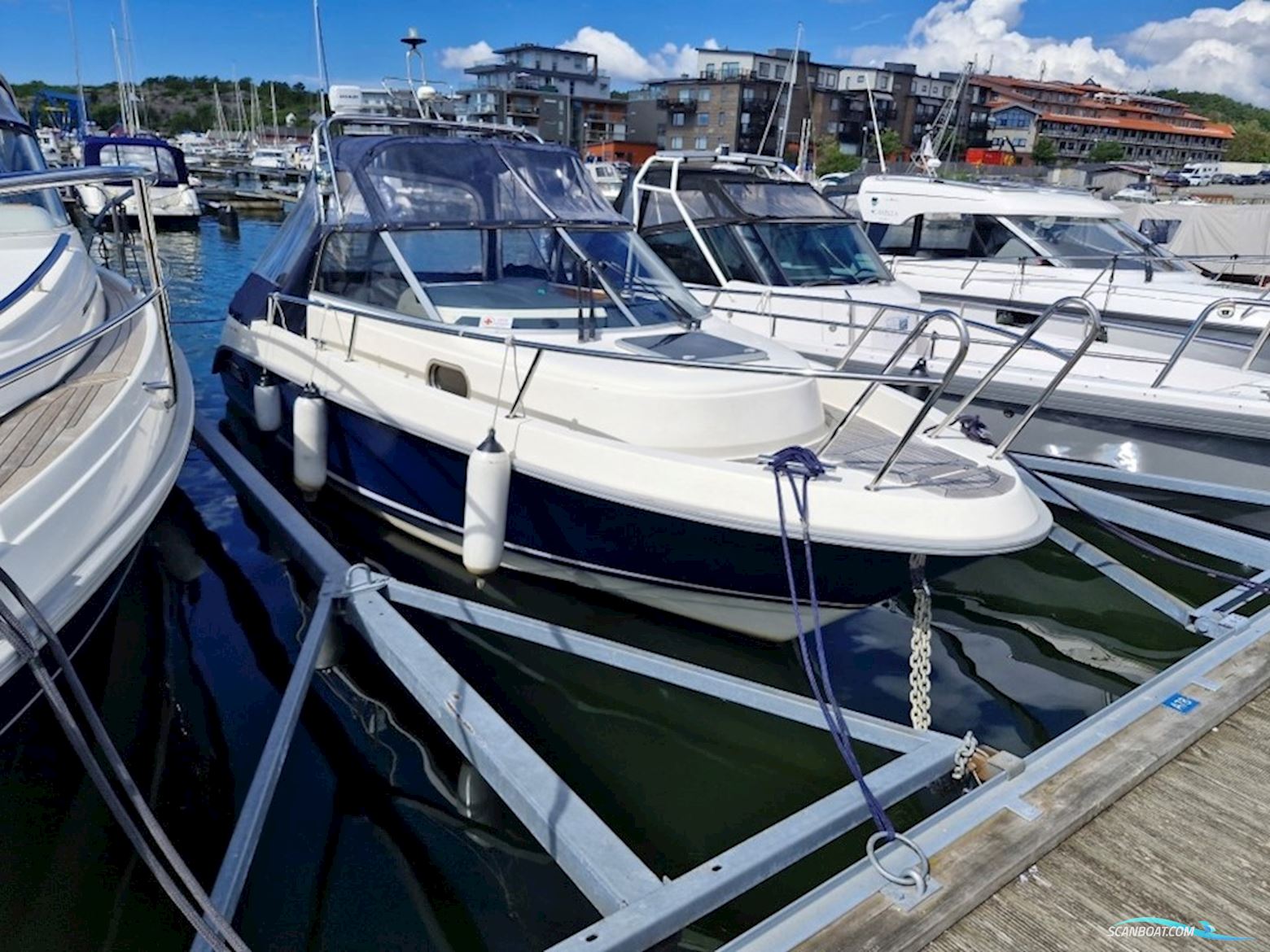 Aquador 21 Was Mercruiser V.8 5,0 Mpi Motorbåt 2010, med Mercruiser V8 5.0Mpi/Bravo 3 motor, Sverige