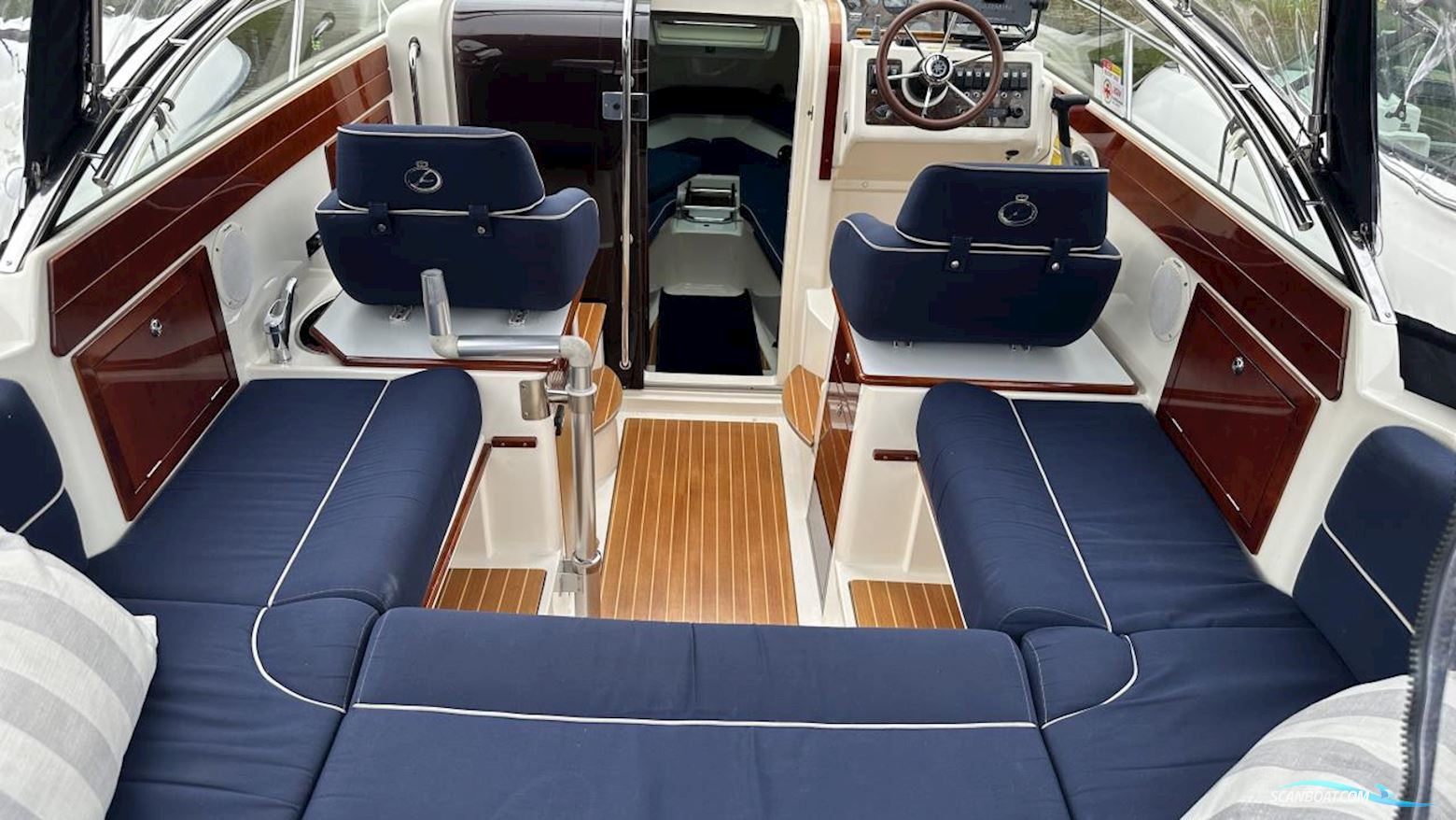 Aquador 23 DC Motorbåt 2007, med Mercruser motor, Sverige