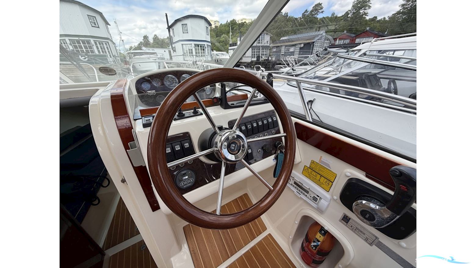 AQUADOR 23 HT