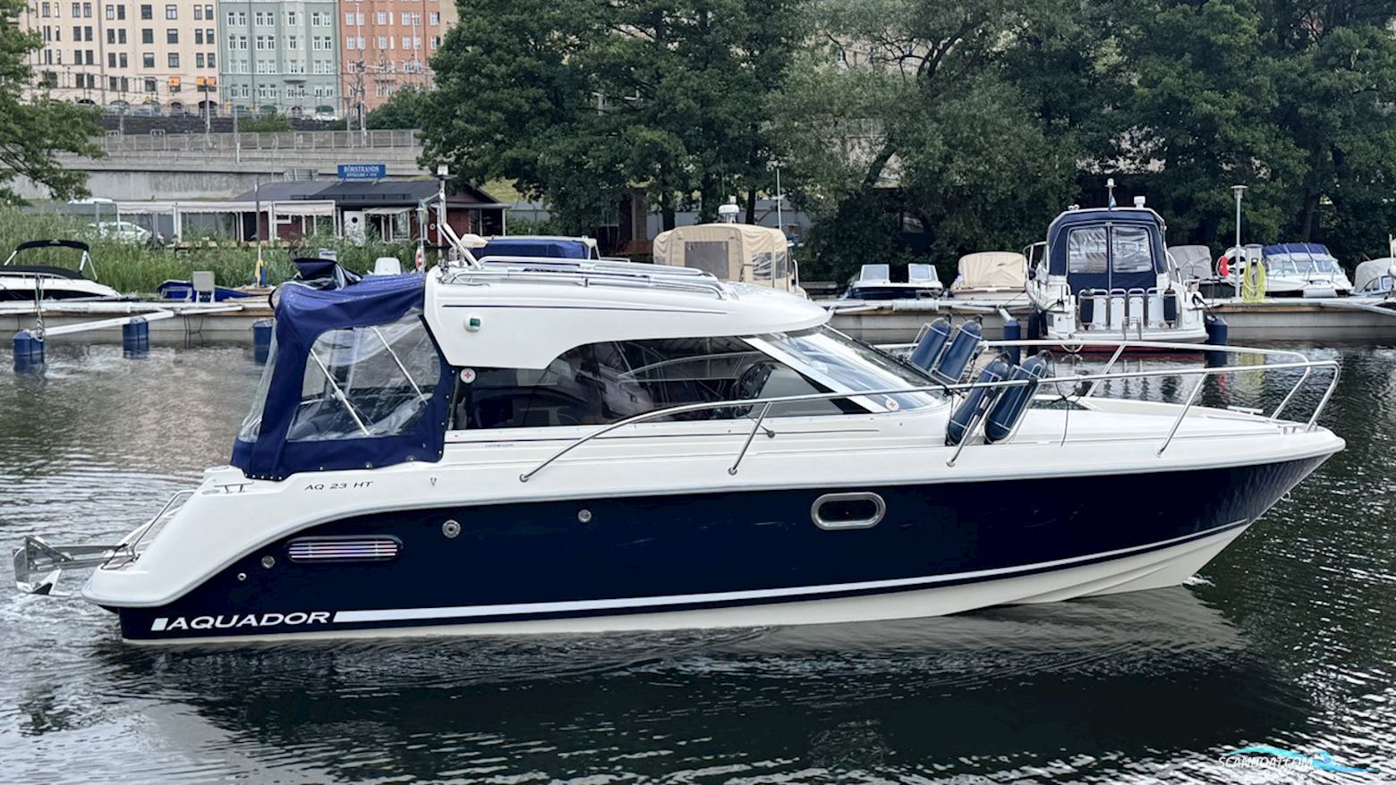 Aquador 23 HT Motorbåt 2011, med Volvo Penta motor, Sverige
