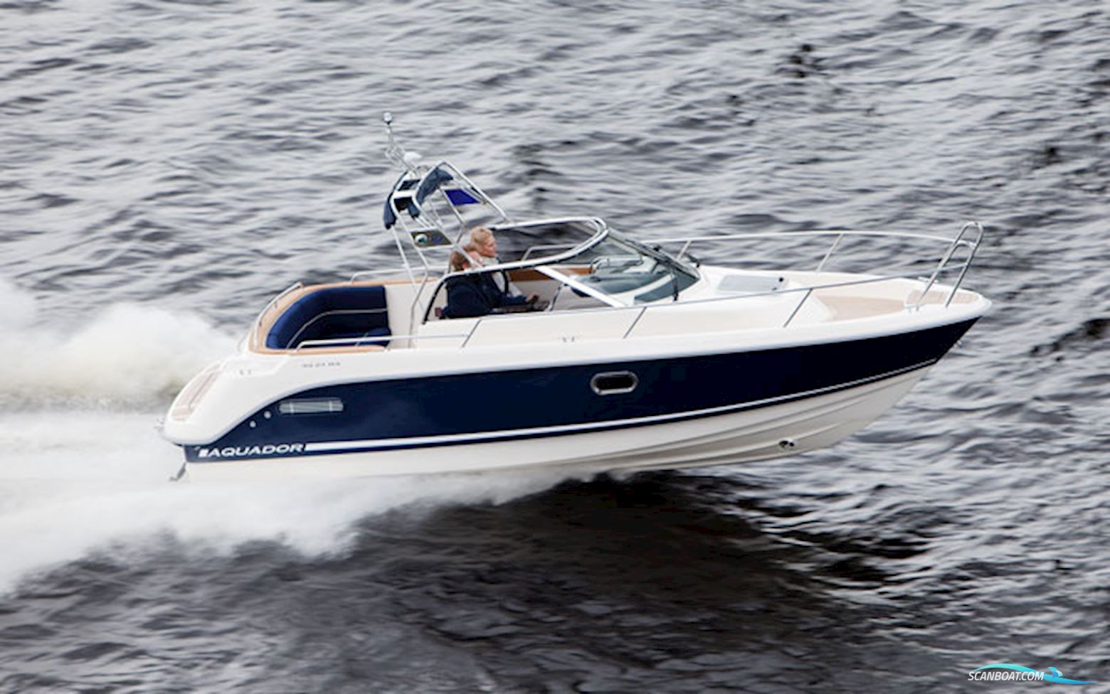 AQUADOR 23 Walkaround Motorbåt 2003, med Mercruiser motor, England