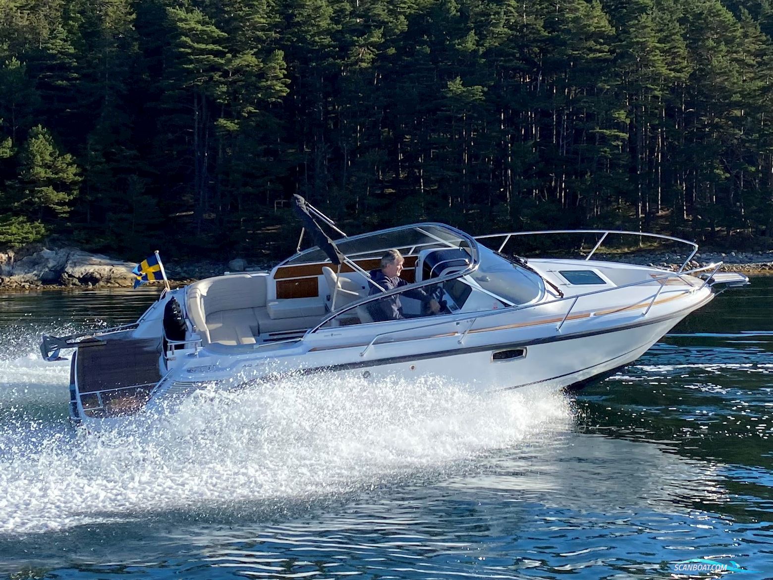 AQUADOR 25 DC Motorbåt 2021, med Mercruiser 250 hk motor, Sverige