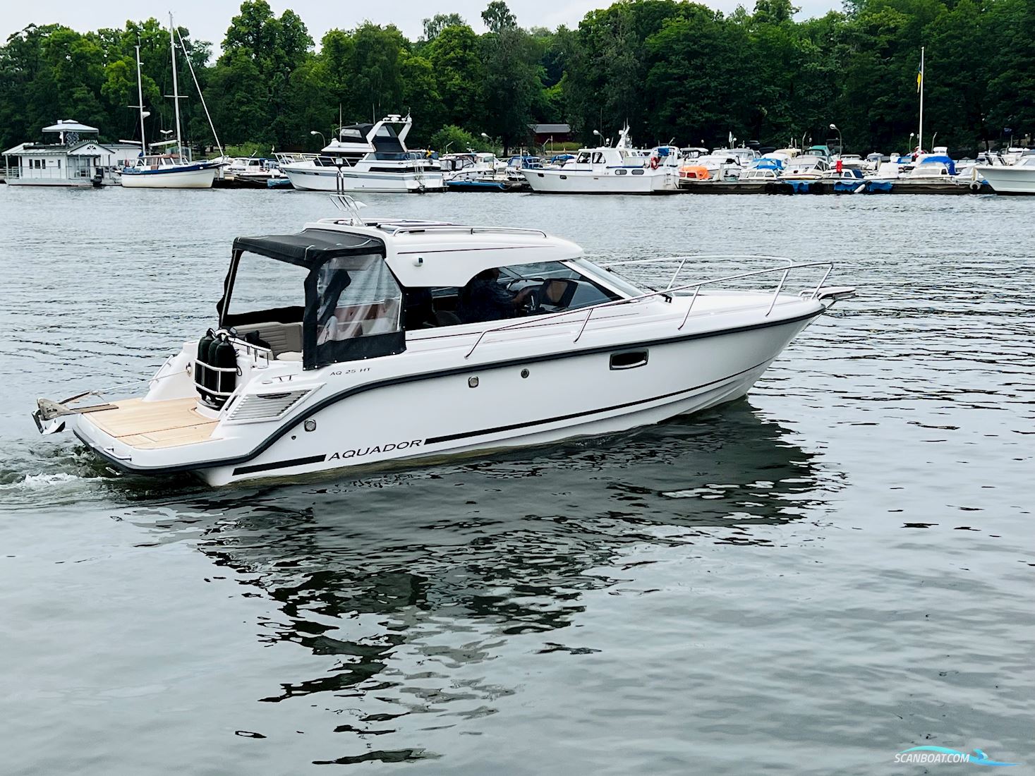 Aquador 25 ht Mercury 4,5L Dts/B3