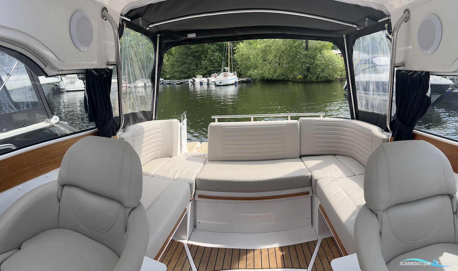 Aquador 25 ht Mercury 4,5L Dts/B3