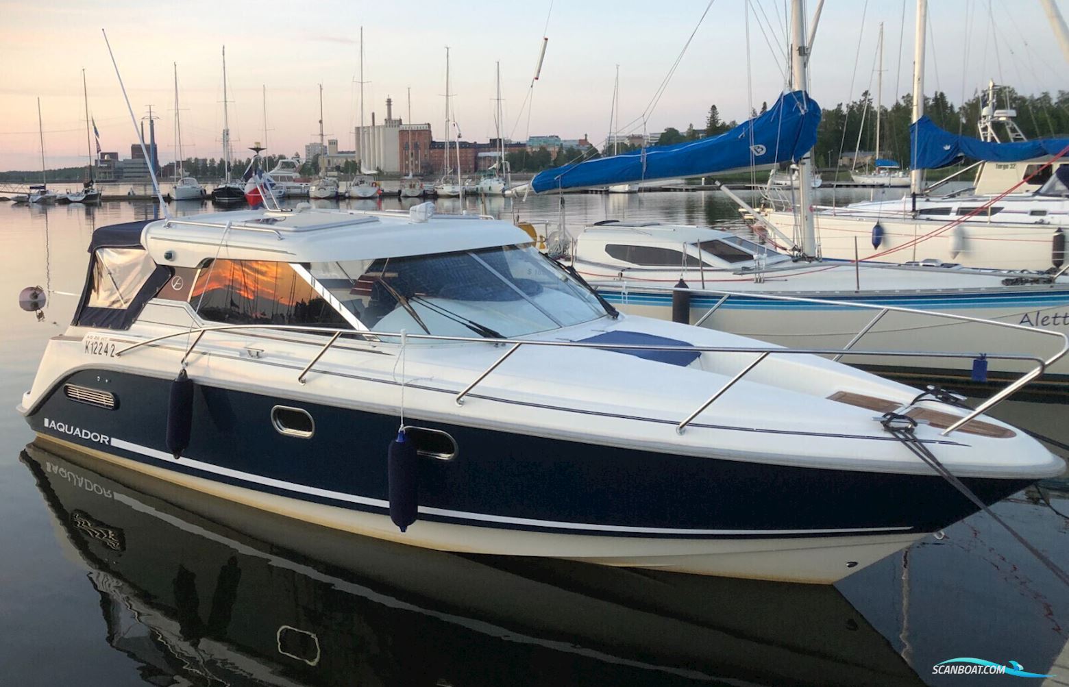 Aquador 26 HT Motorbåt 2004, med Volvo Penta D6 motor, Sverige