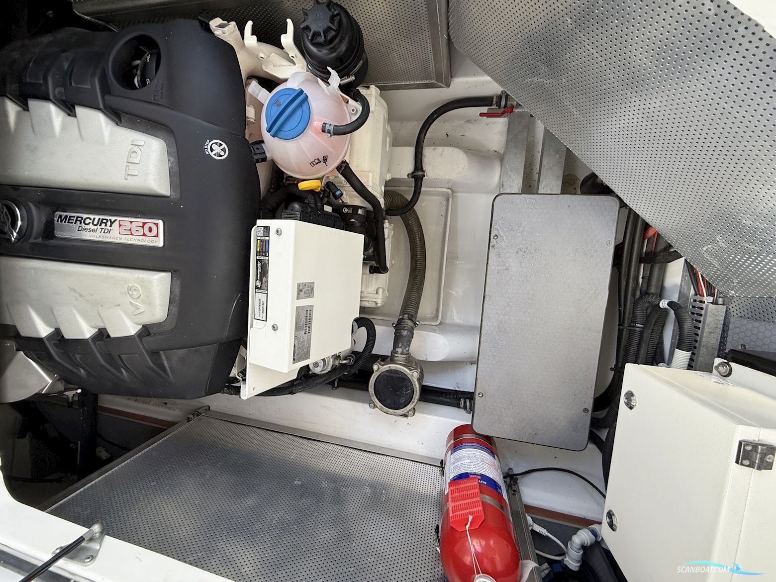 Aquador 27 HT, NEDSAT