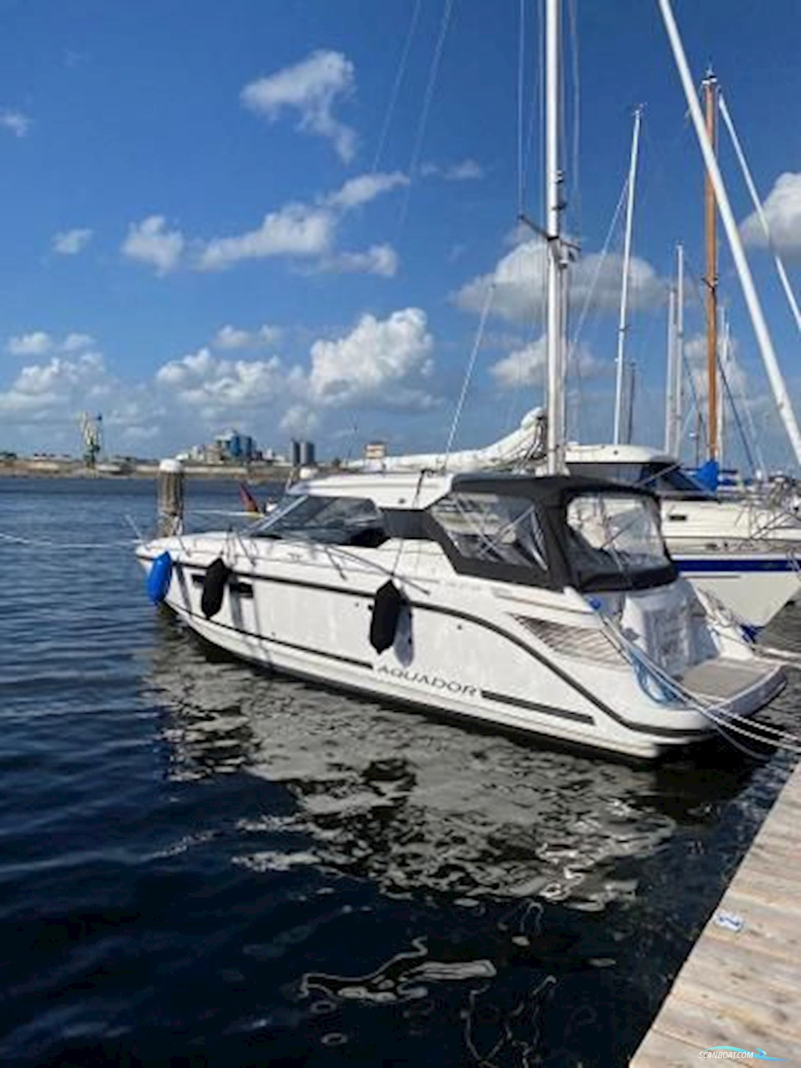 Aquador 27 HT Motorbåt 2018, med Mercruiser motor, Tyskland