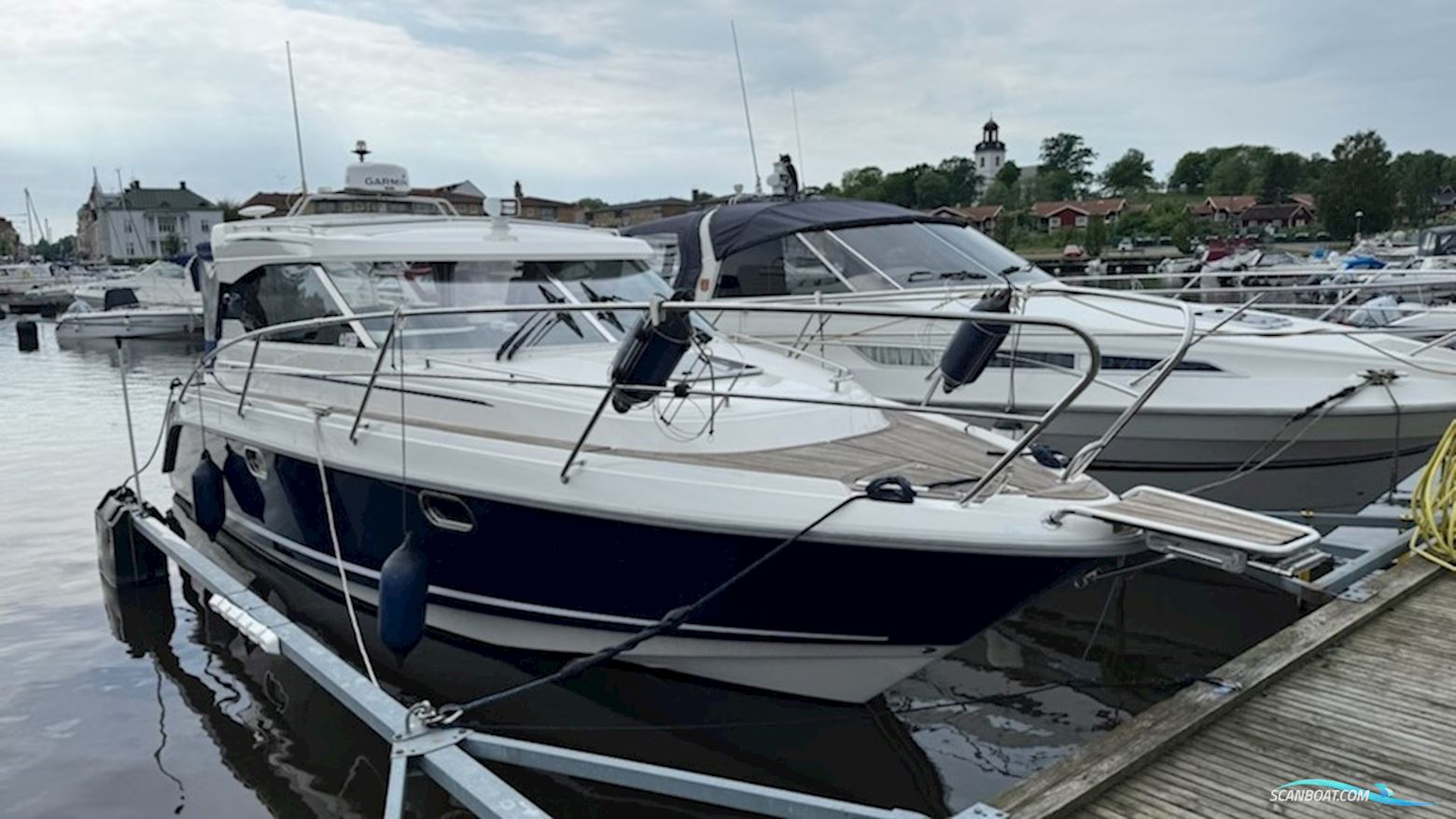 Aquador 28 HT Motorbåt 2011, med Volvo Penta D6-370 Dph motor, Sverige