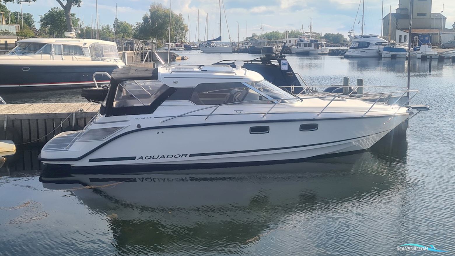 Aquador 28 HT Motorbåt 2022, med Mercruiser motor, Sverige