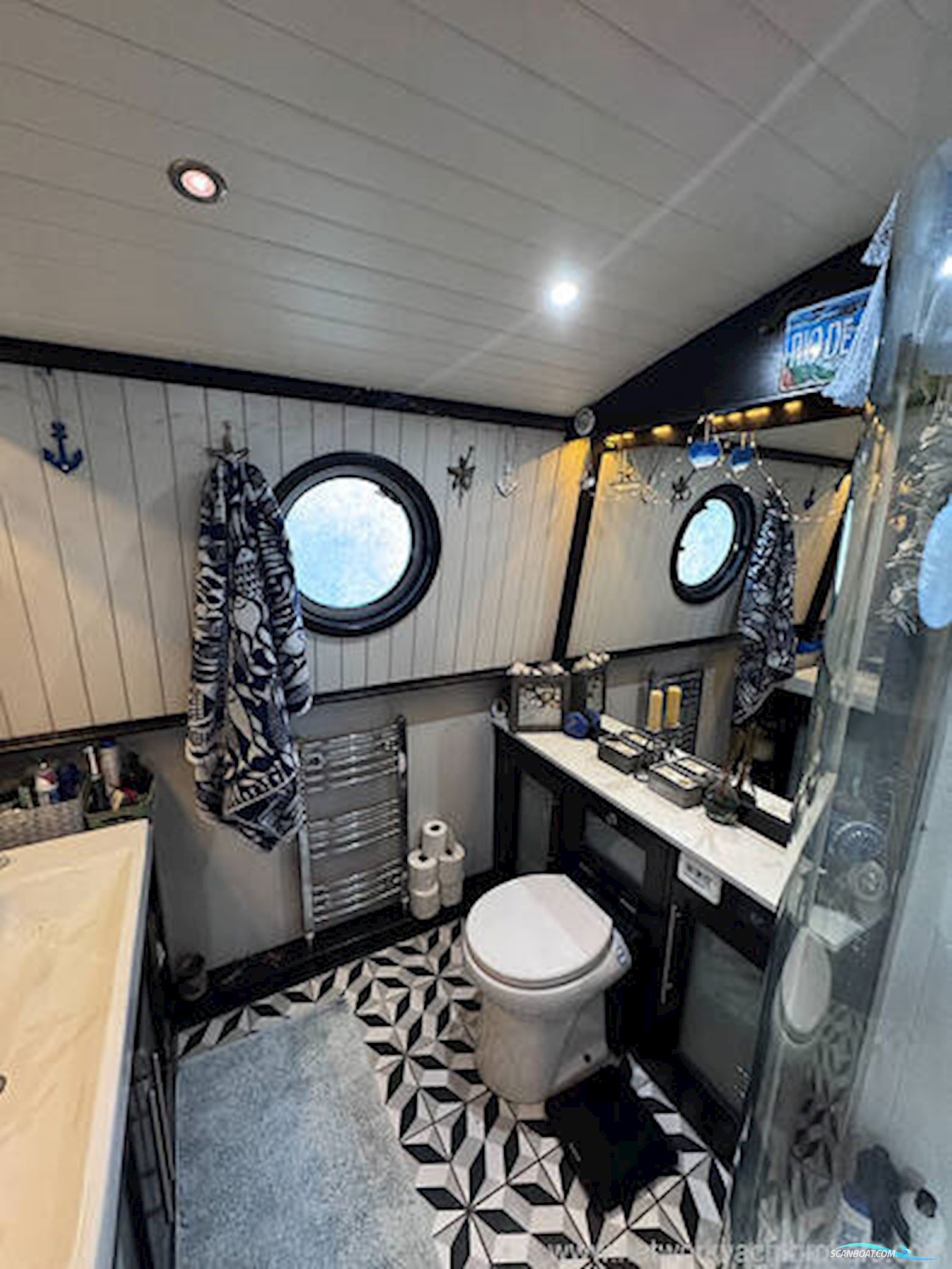 Aqualine Canterbury 70 Barge