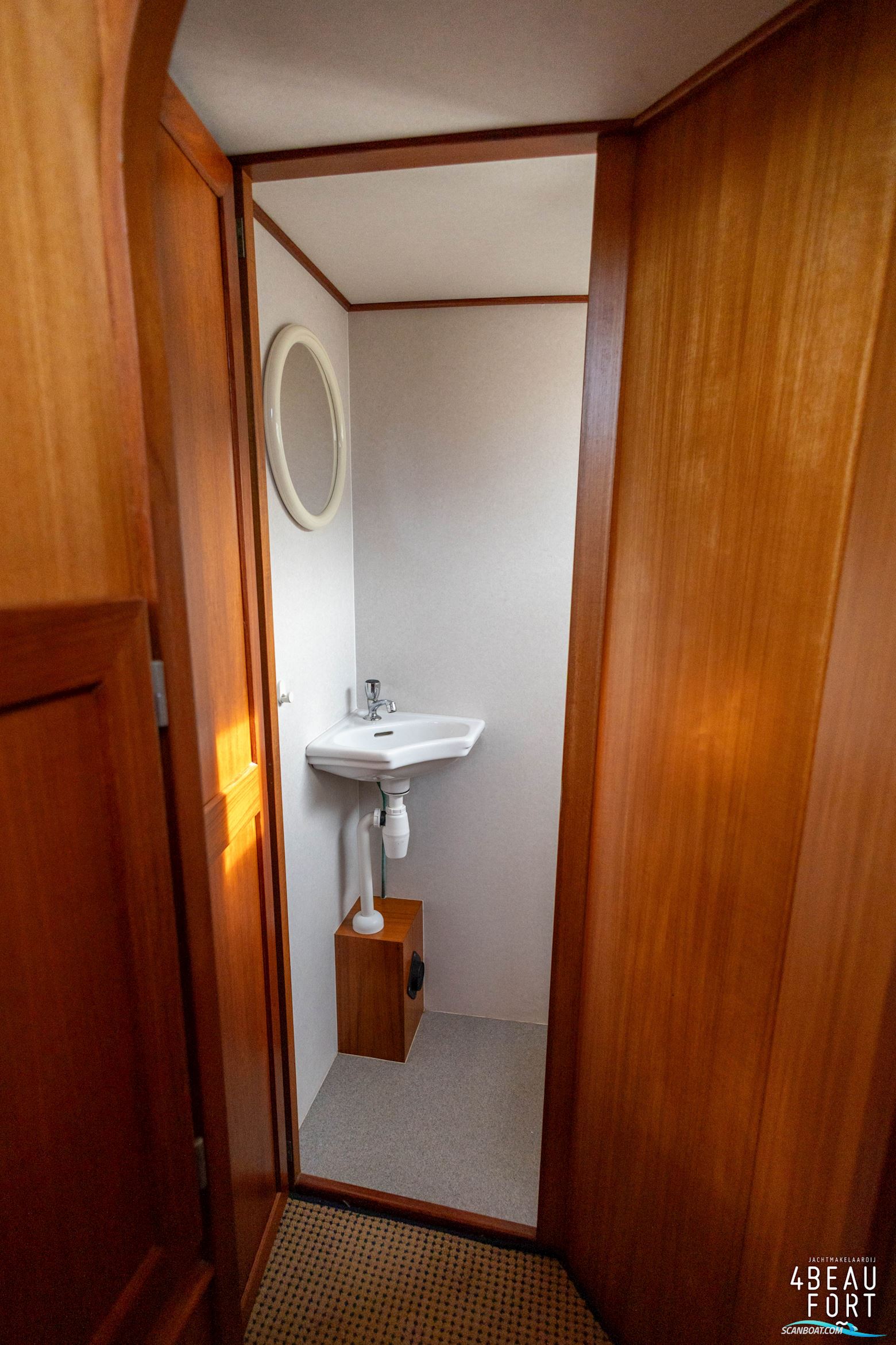 Aquanaut Beauty 1050 AK