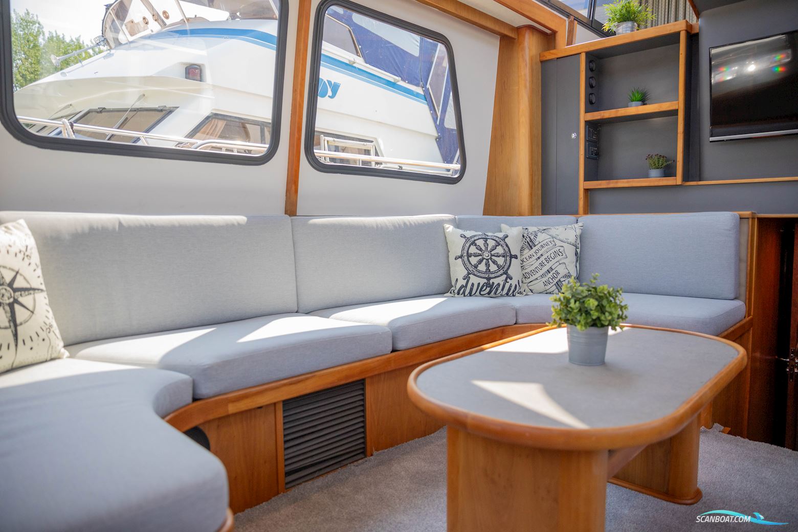 Aquanaut Drifter 1500 Pilot House