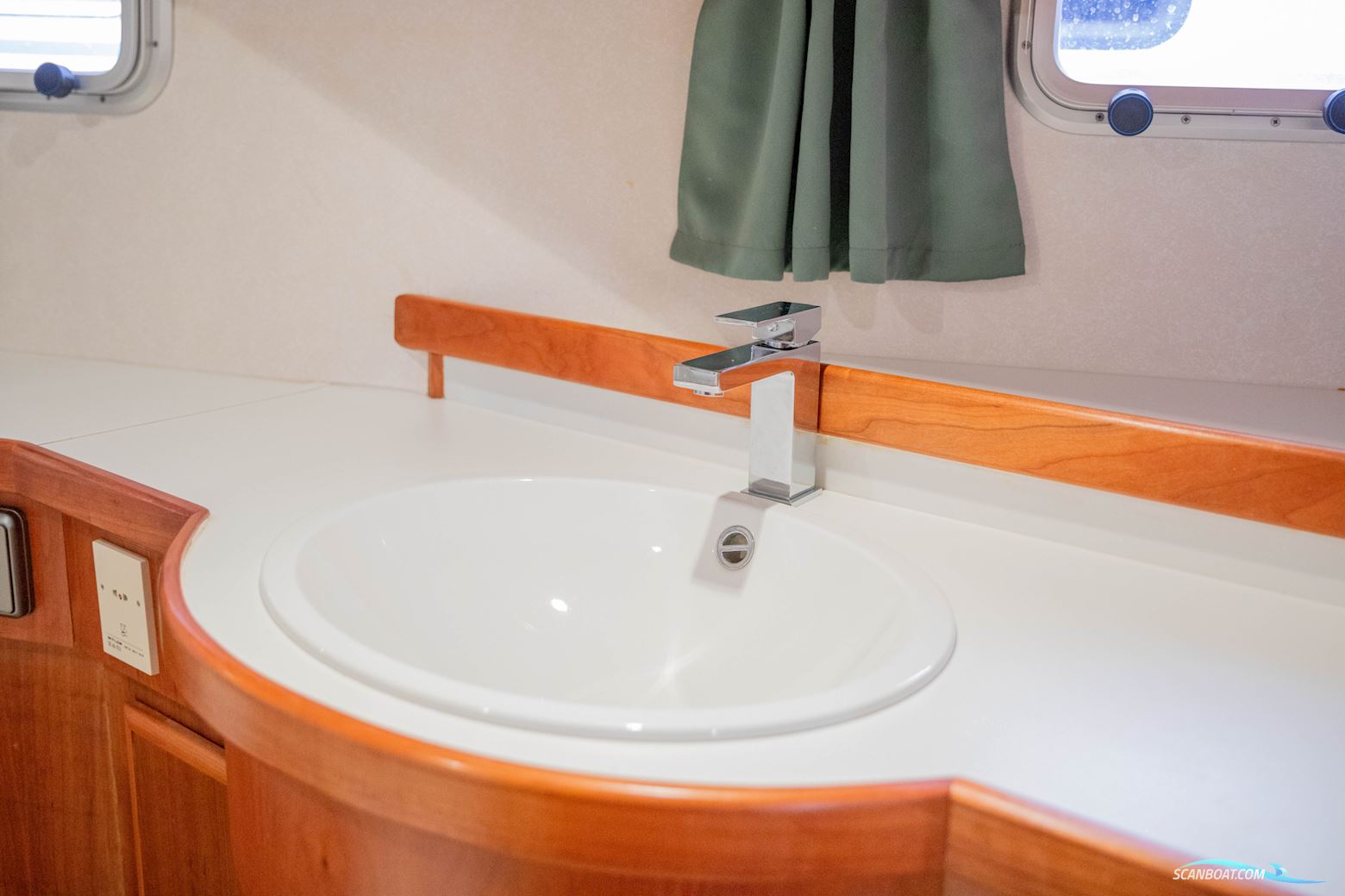 Aquanaut Drifter 1500 Pilot House