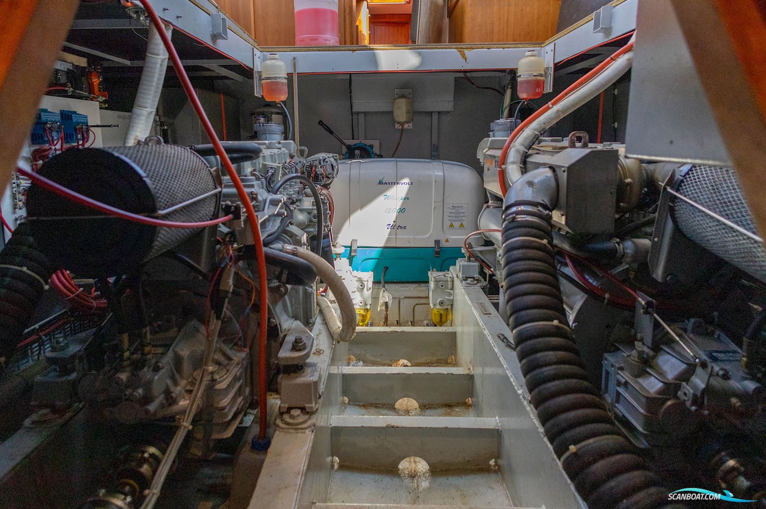 Aquanaut Drifter 1500 Pilot House