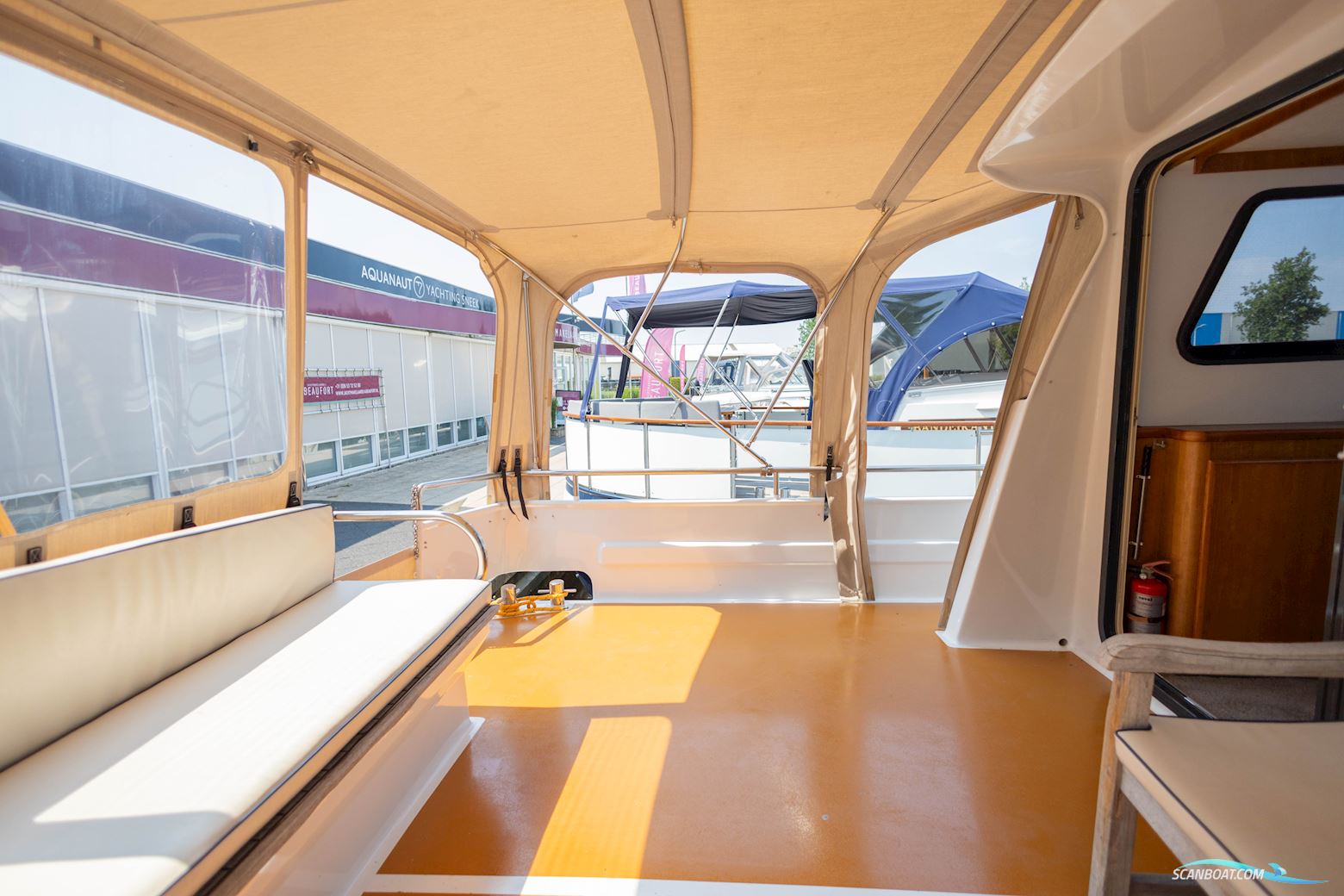 Aquanaut Drifter 1500 Pilot House