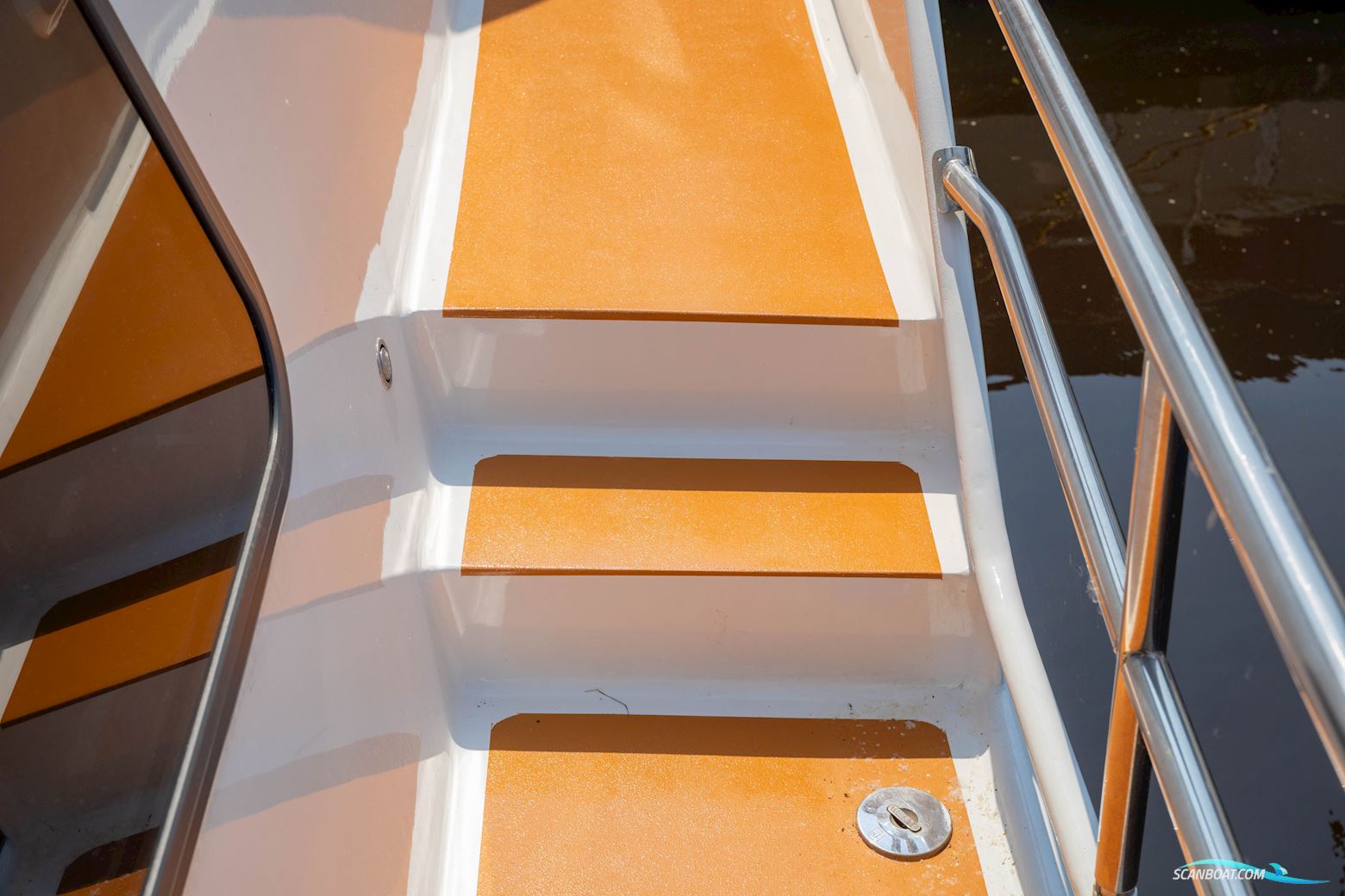 Aquanaut Drifter 1500 Pilot House