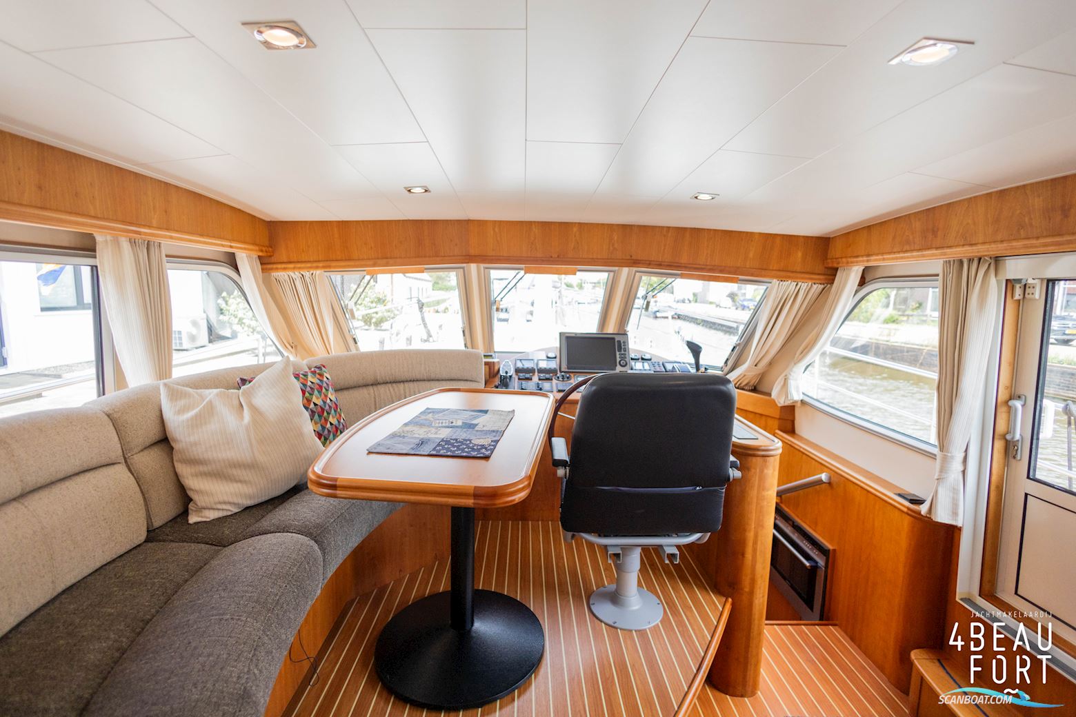 Aquanaut European Voyager 1300 II Admiraal uitvoering