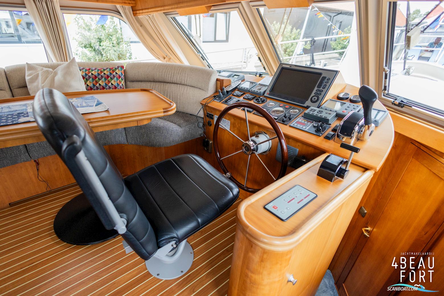 Aquanaut European Voyager 1300 II Admiraal uitvoering