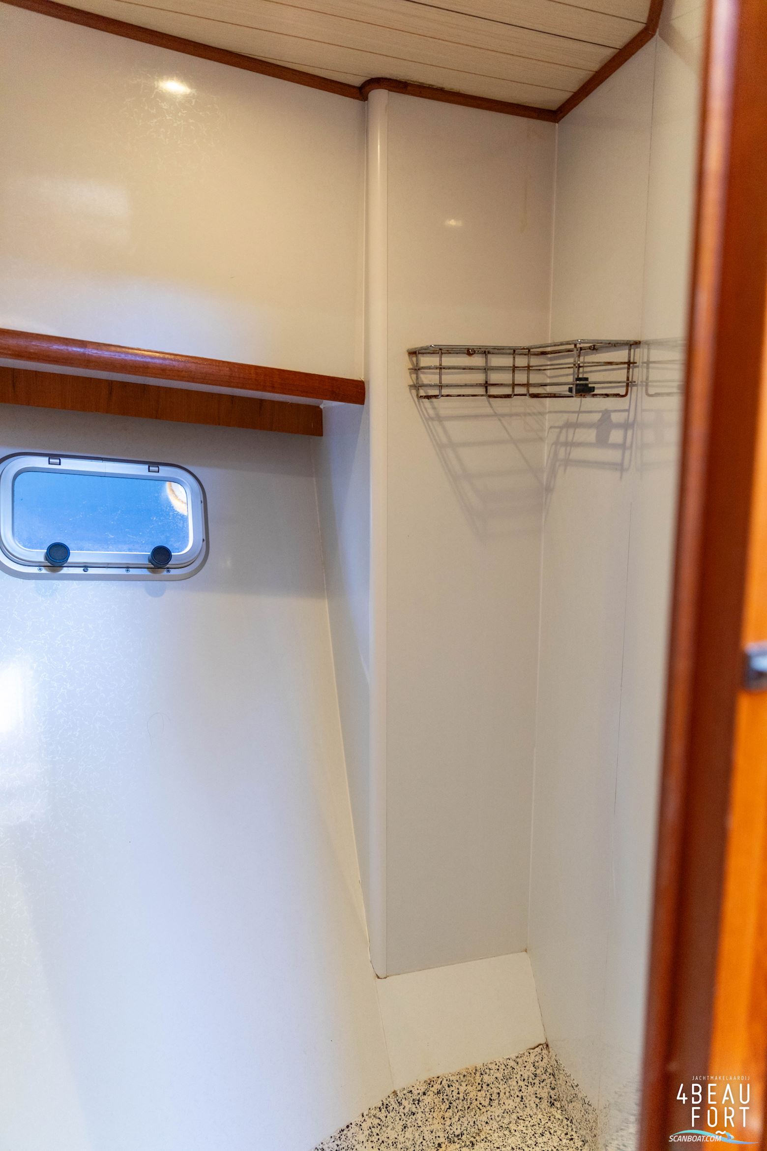 Aquanaut European Voyager 1300