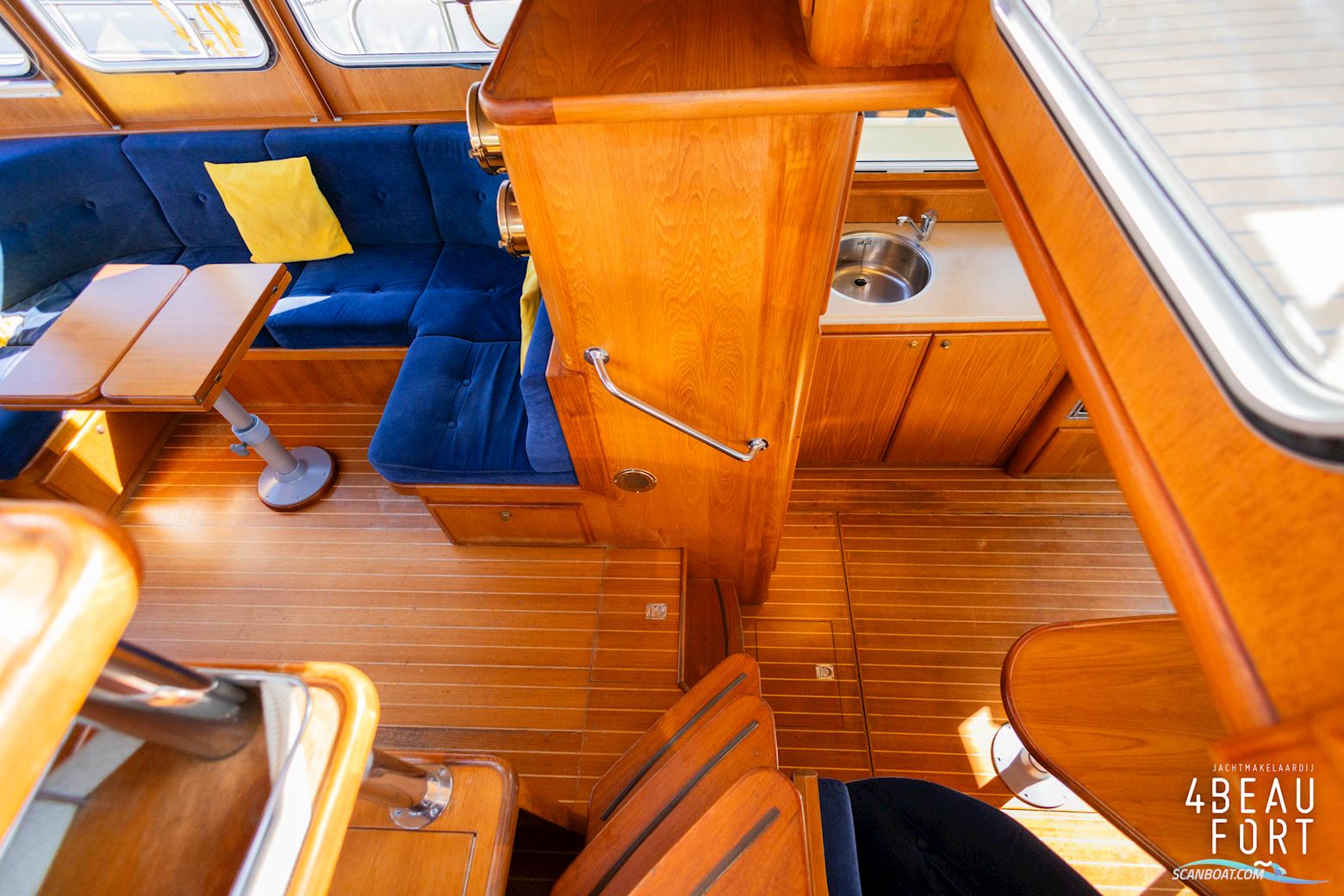 Aquanaut European Voyager 1300