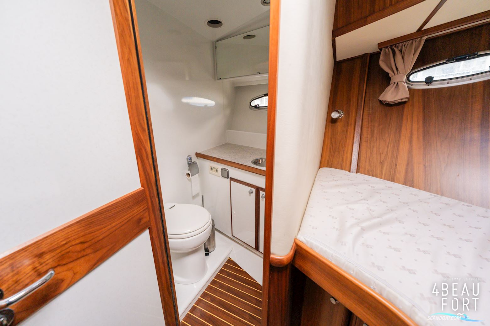 Aquanaut Privilege 1350