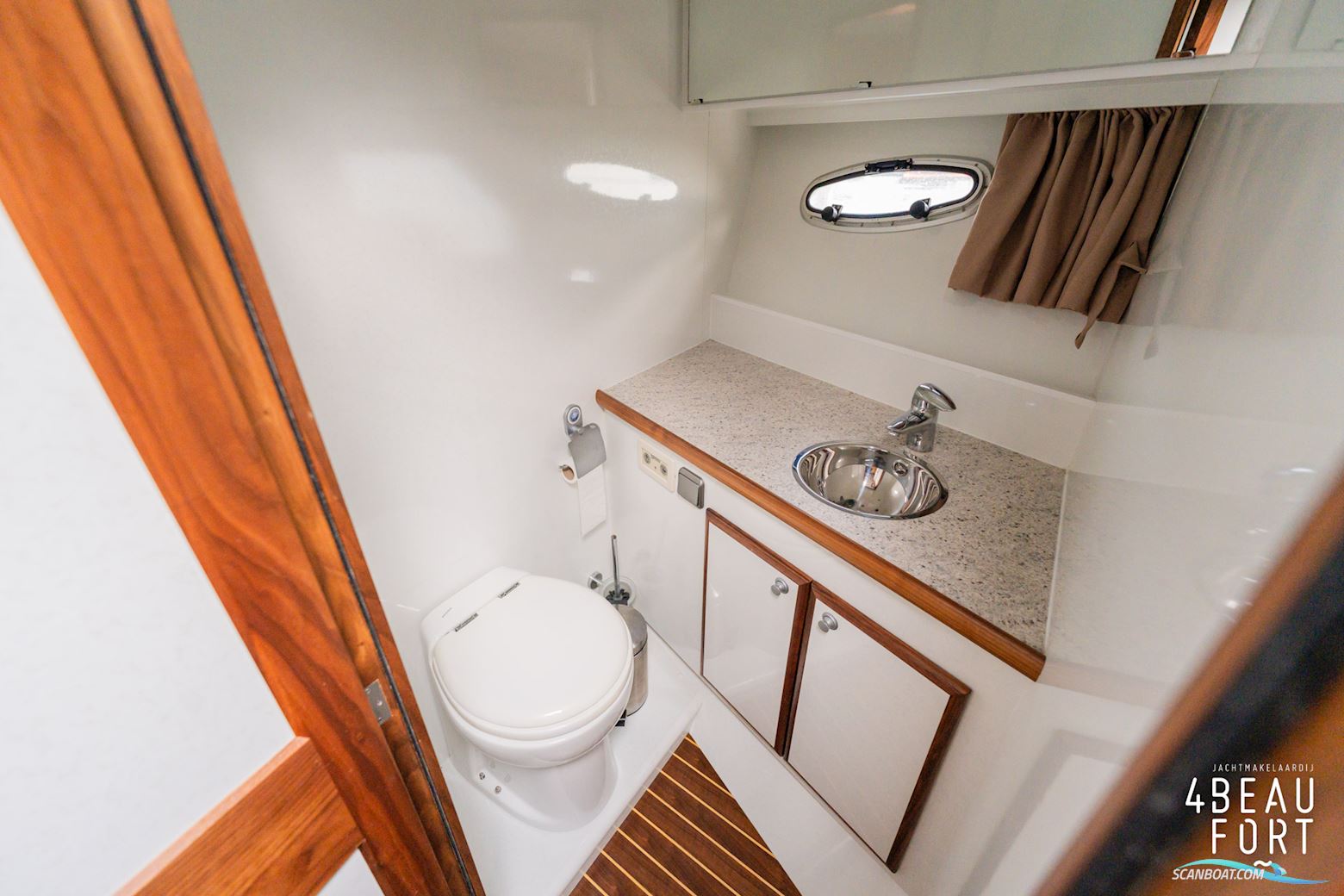 Aquanaut Privilege 1350