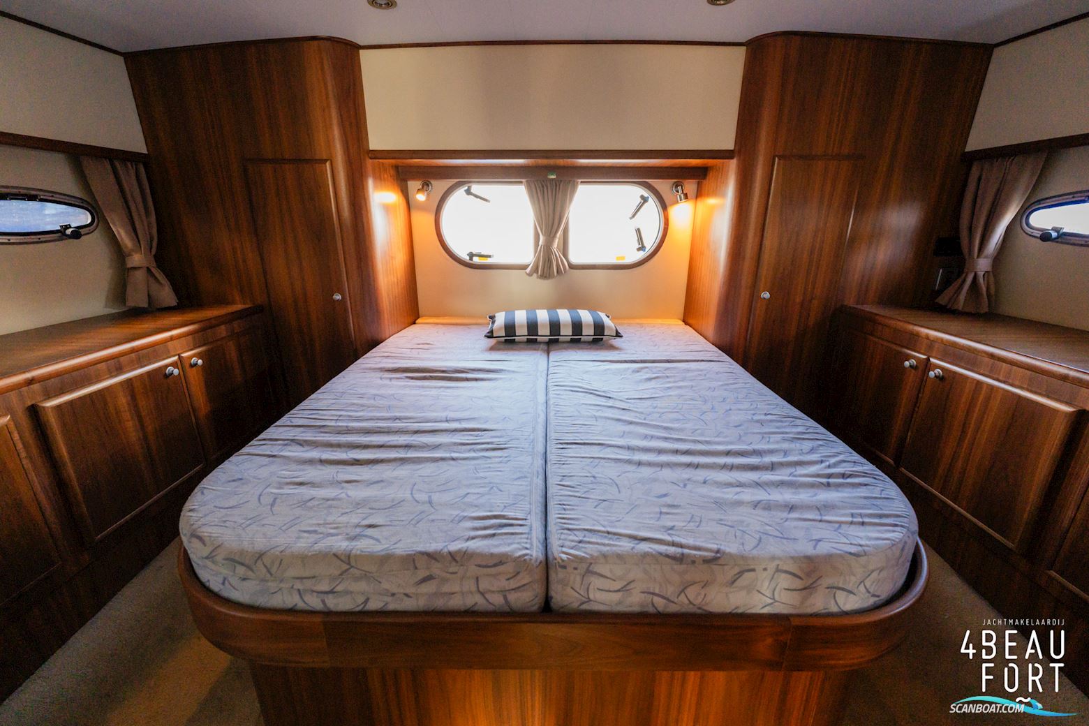 Aquanaut Privilege 1350