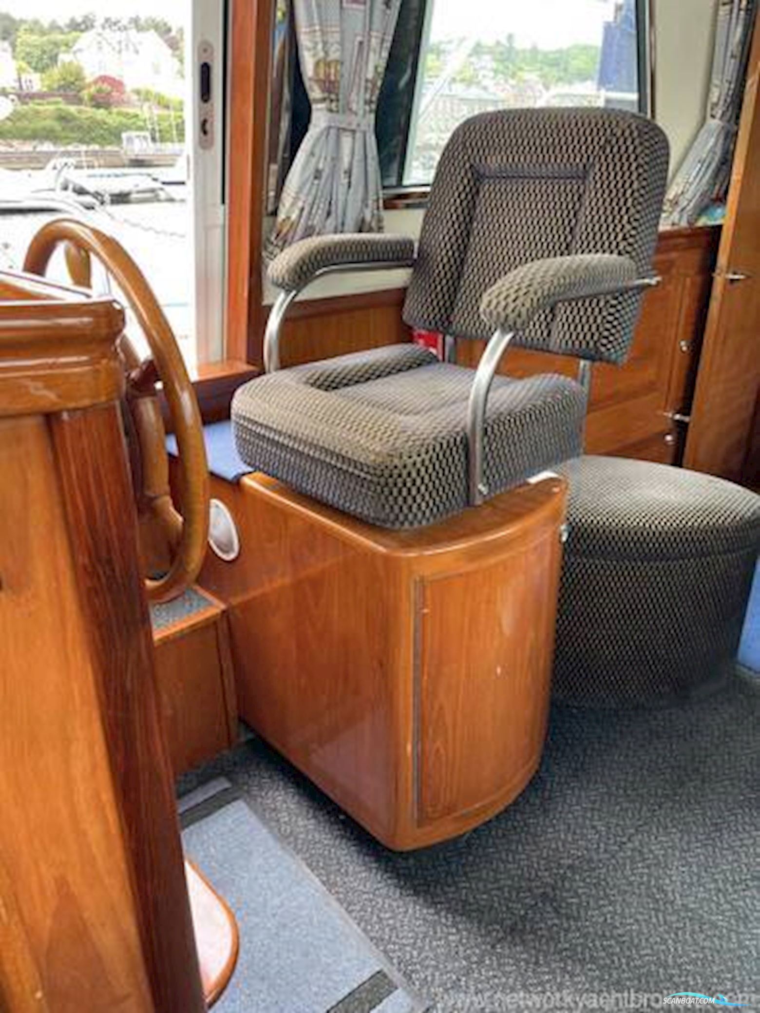 Aquastar 38 Aft Cabin