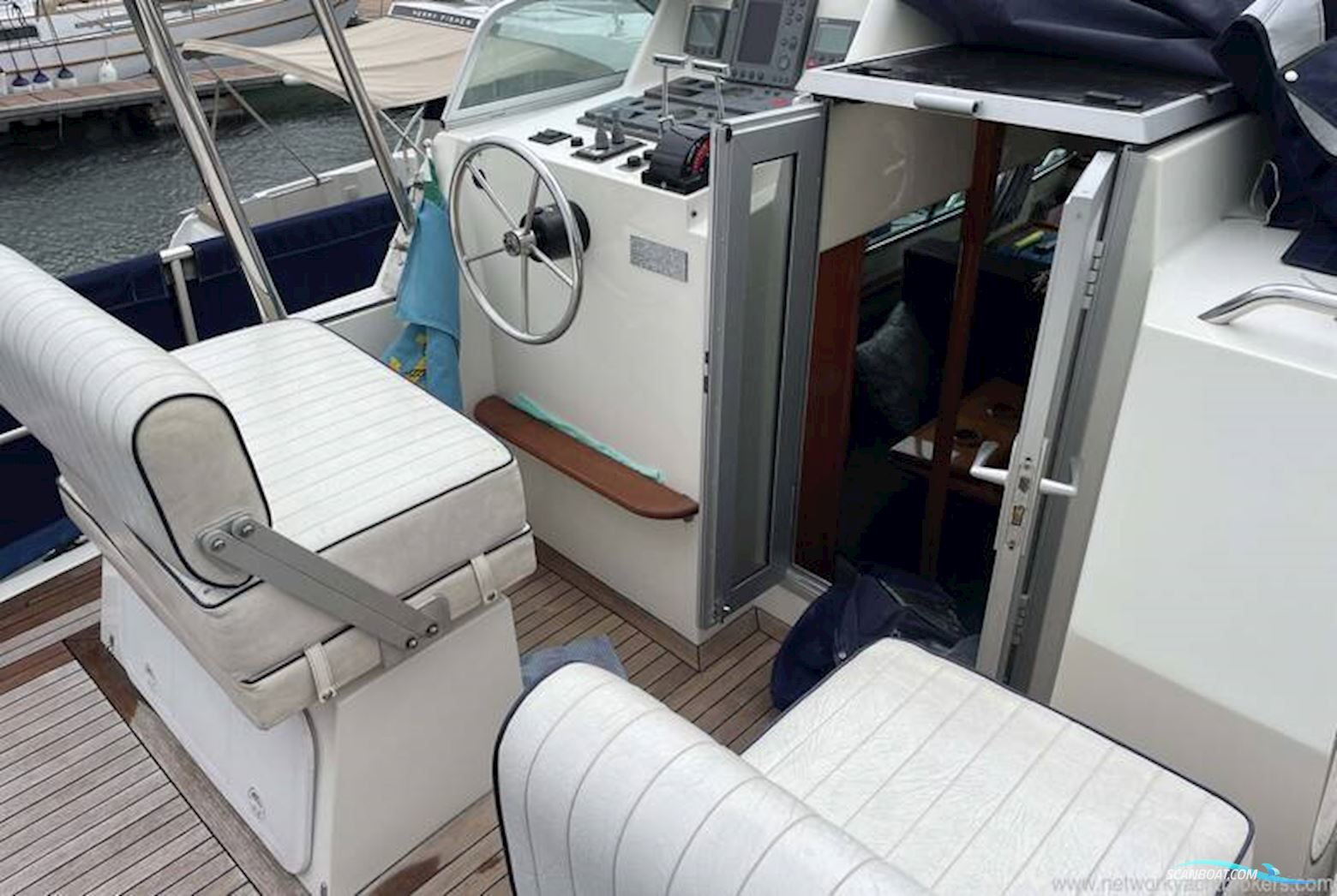 Aquastar 38 Aft Cabin