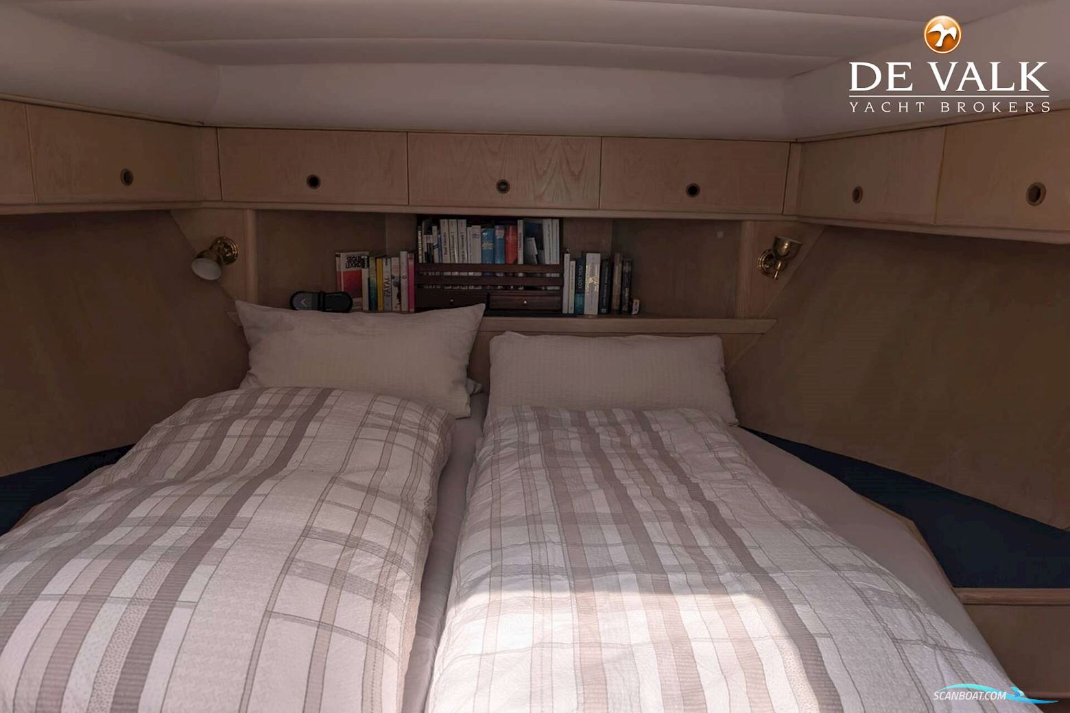 Aquastar 43 Fisherman