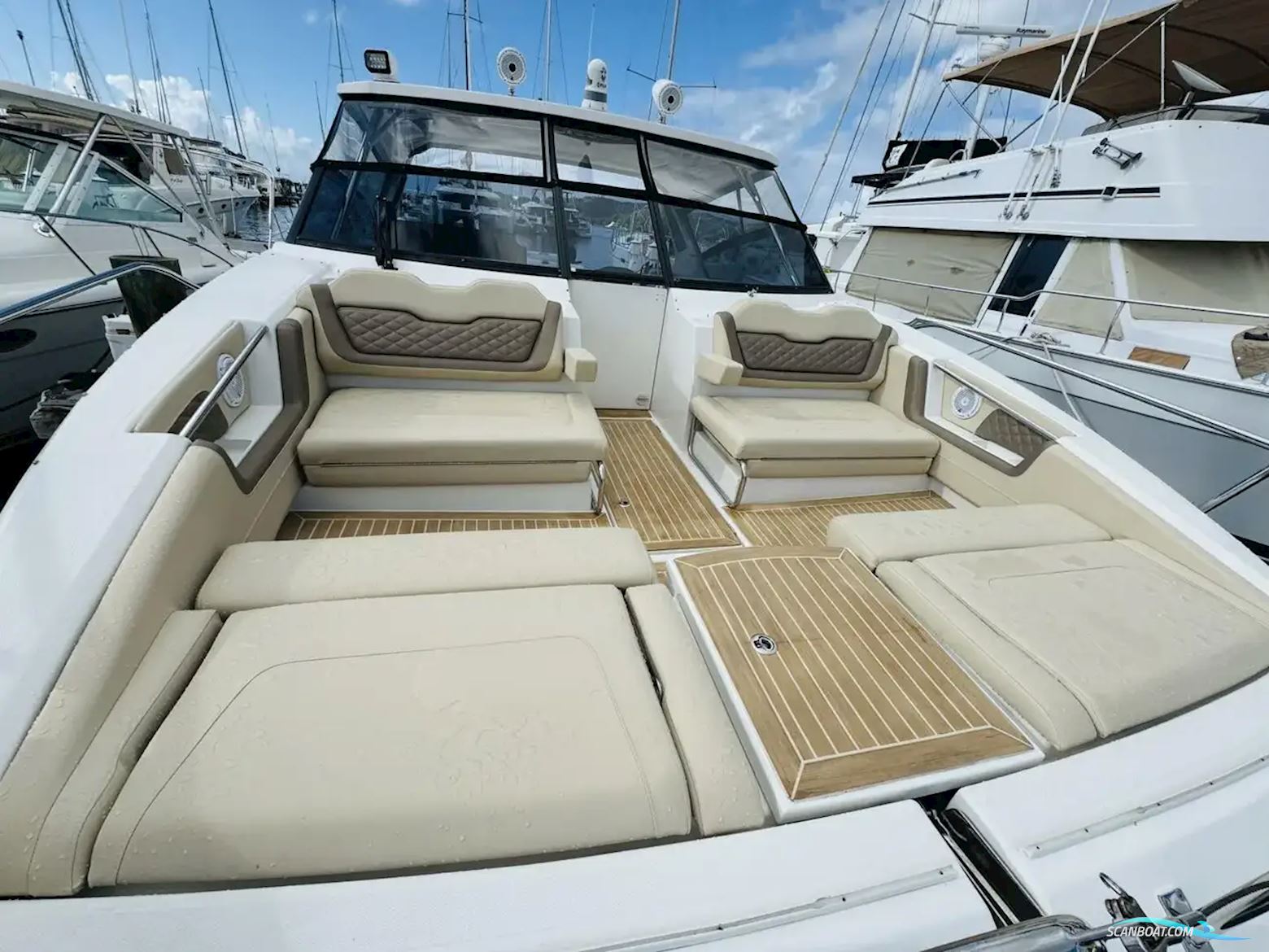 Aquila 36 Sport