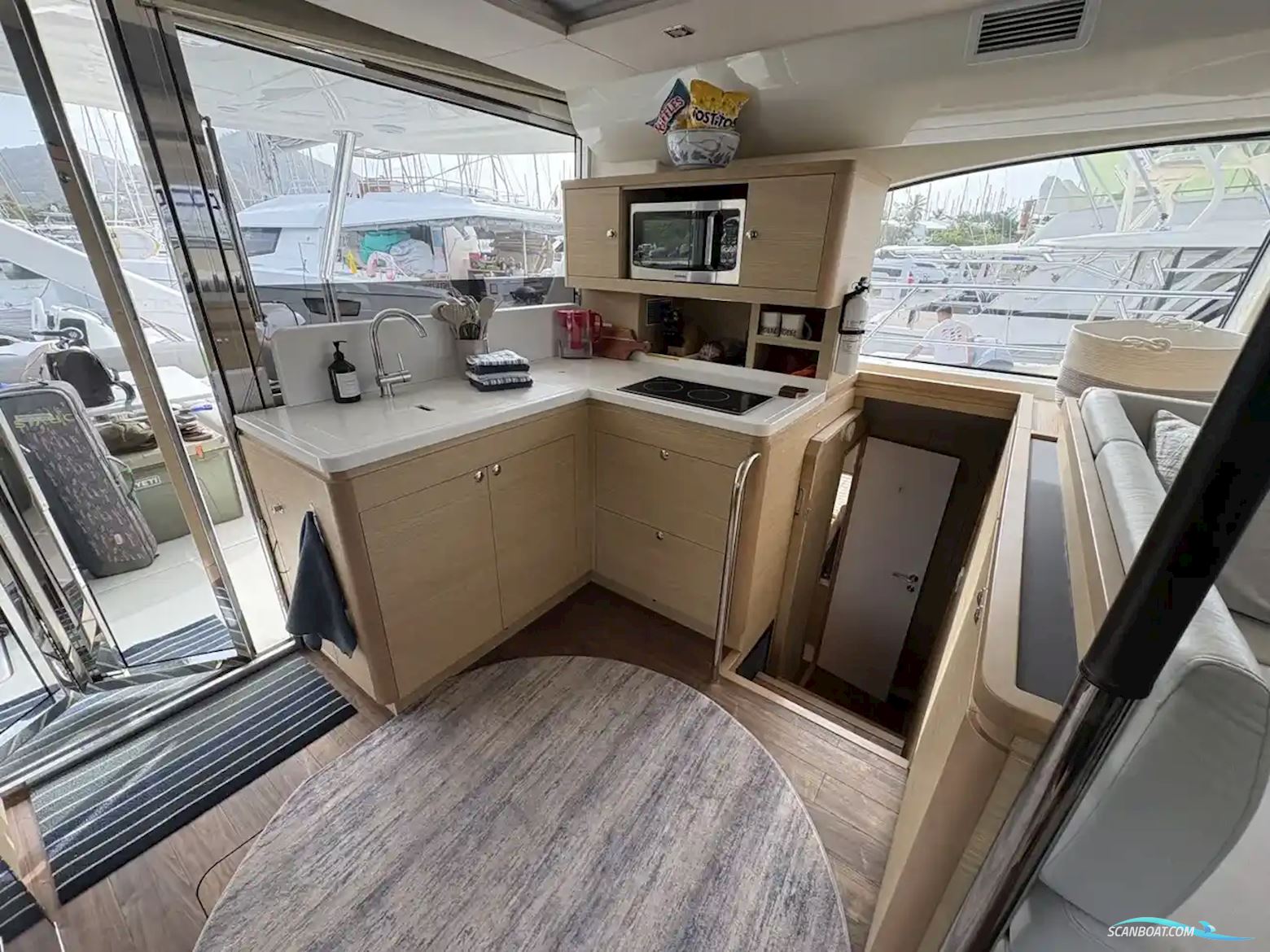Aquila 44 Yacht