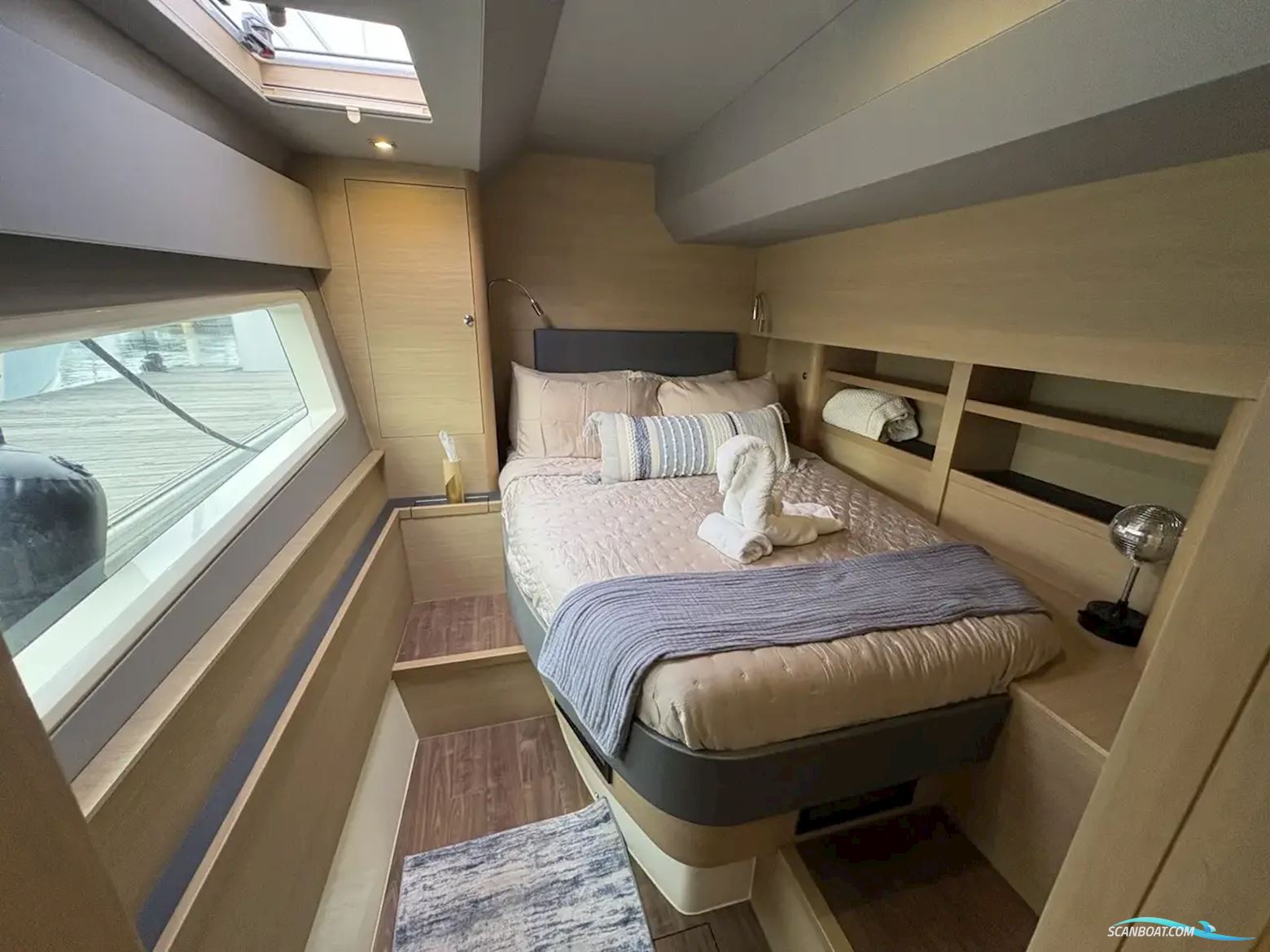 Aquila 44 Yacht