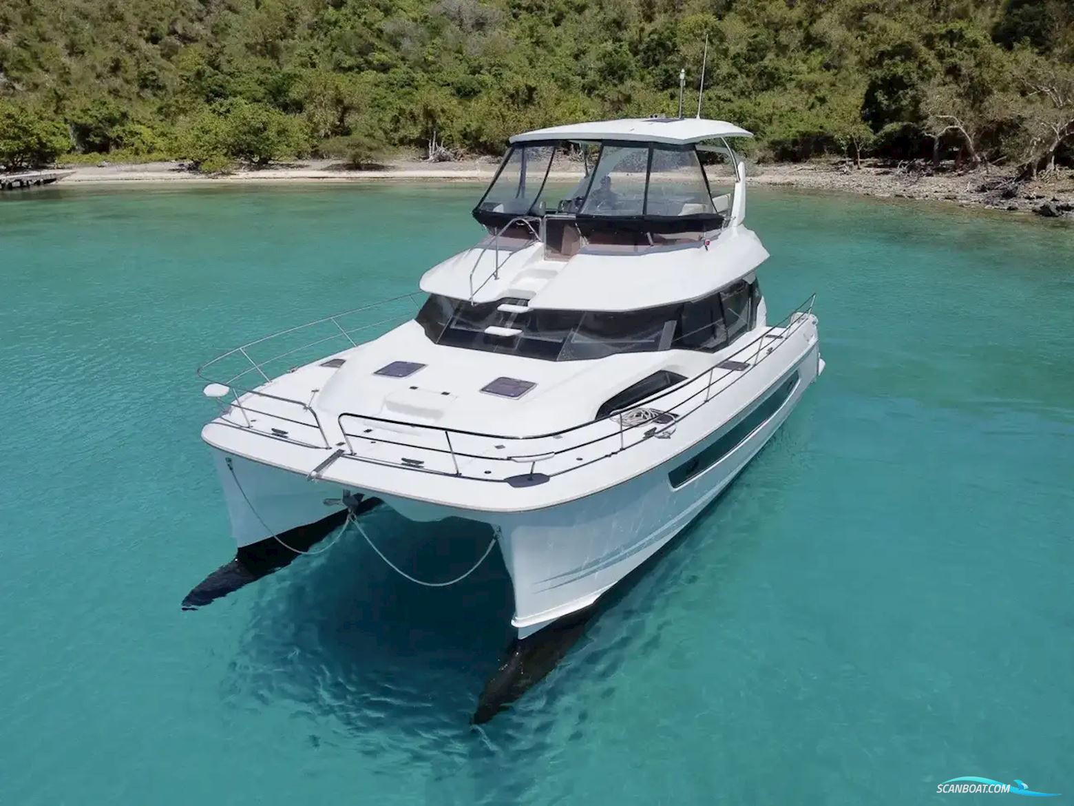 Aquila 44 Yacht
