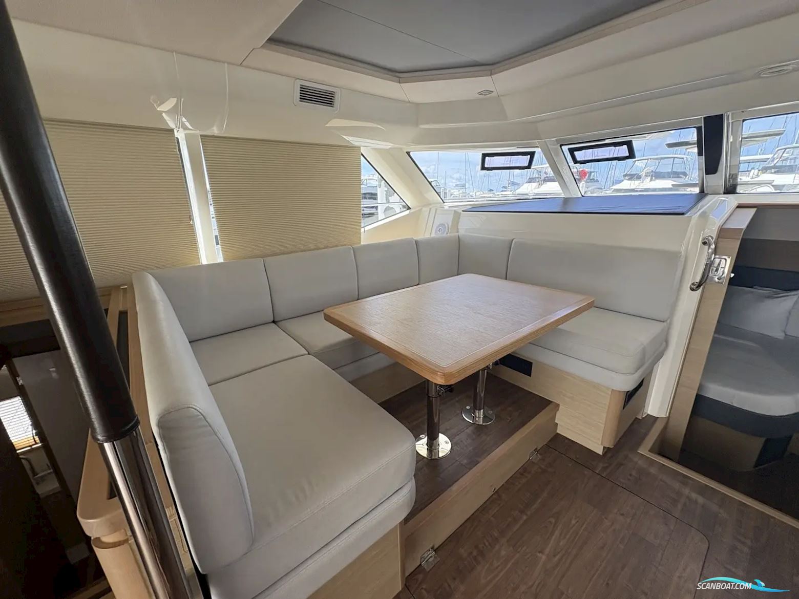 Aquila 44 Yacht