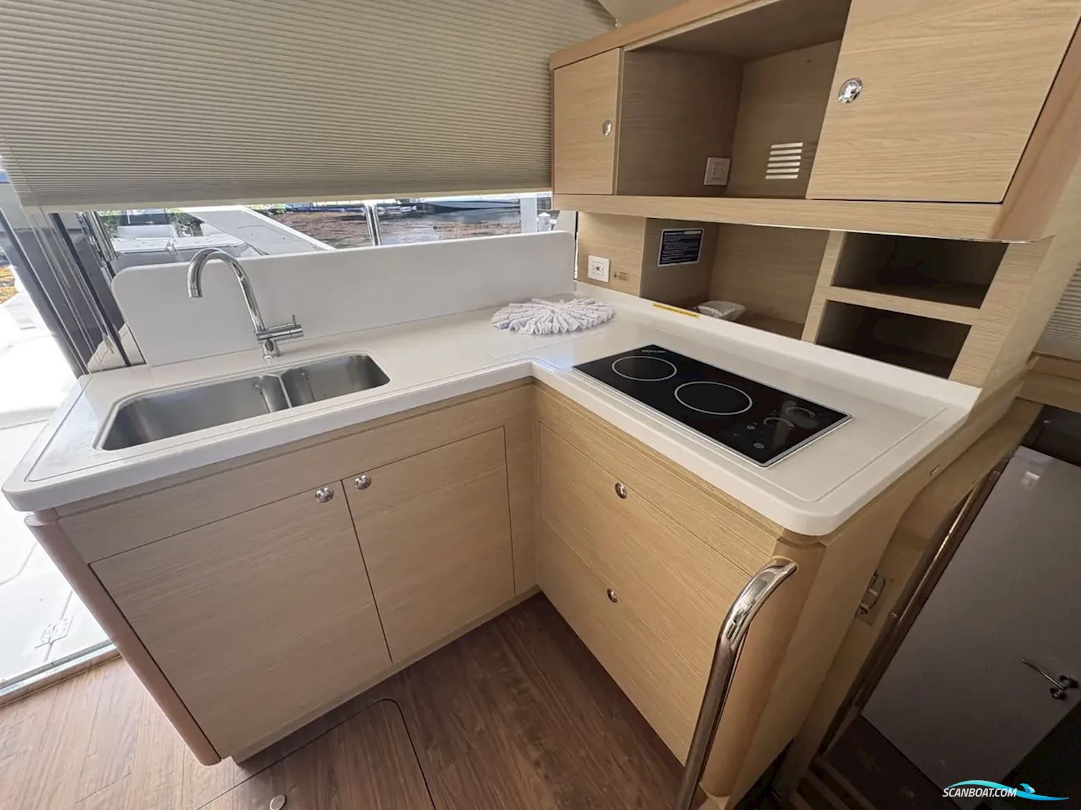 Aquila 44 Yacht