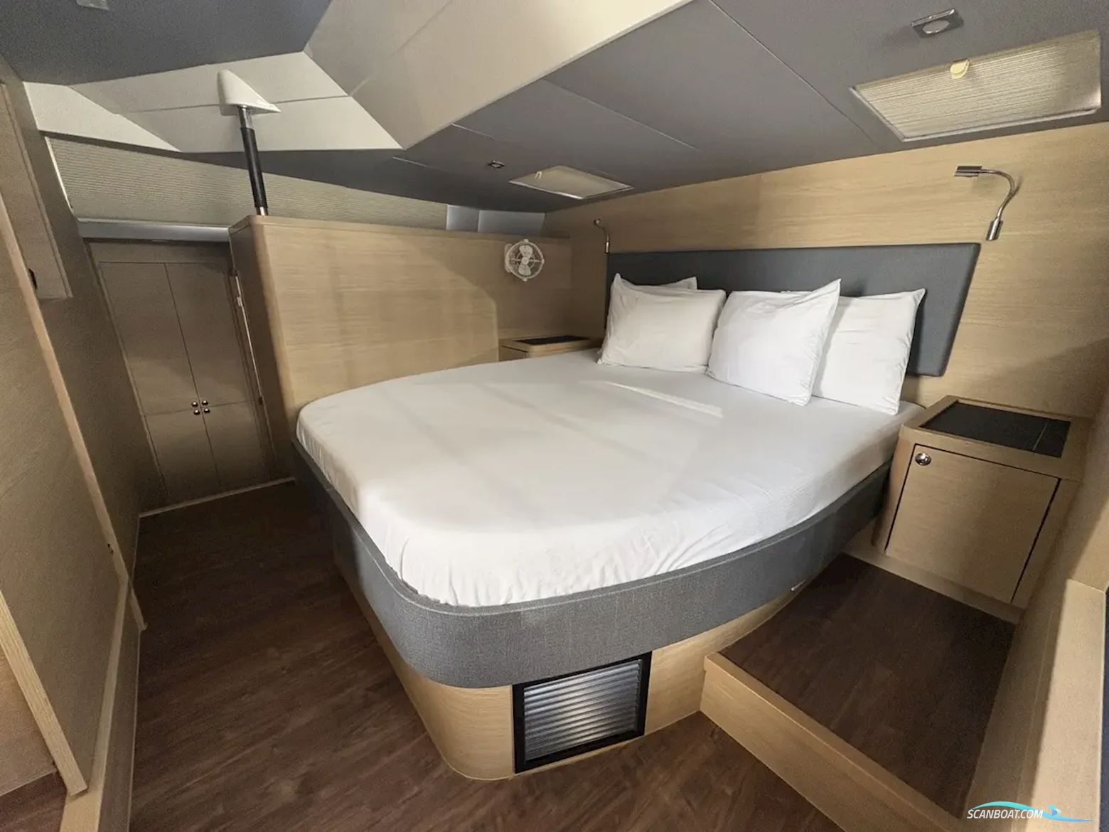 Aquila 44 Yacht