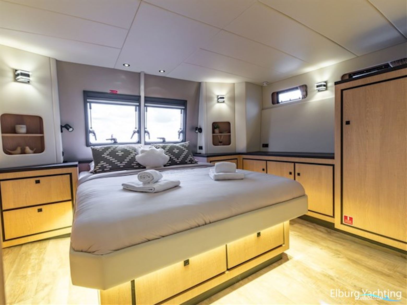 Argos 13.50 - Three Cabin - Sunroof