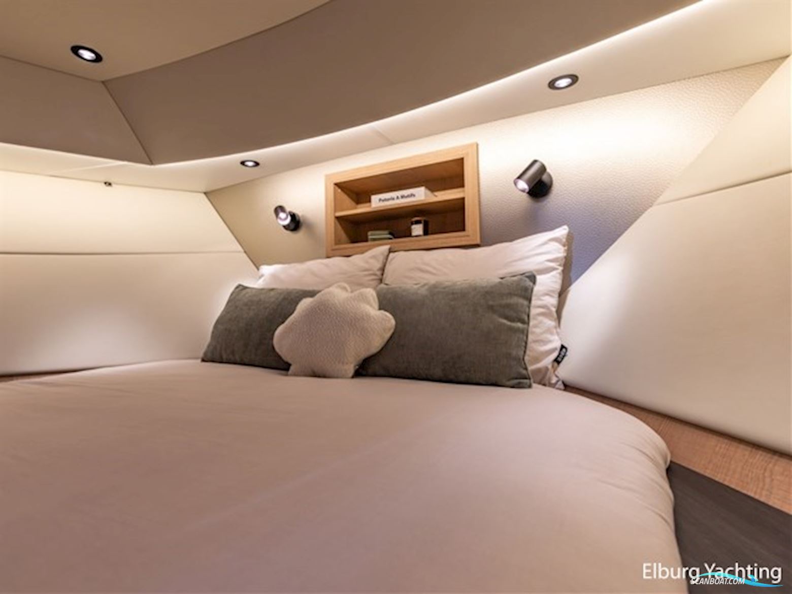 Argos 13.50 - Three Cabin - Sunroof