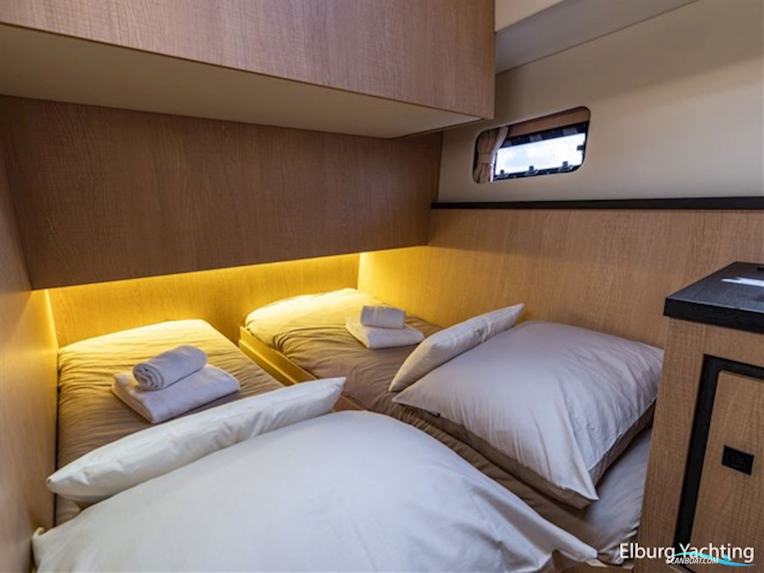 Argos 13.50 - Three Cabin - Sunroof