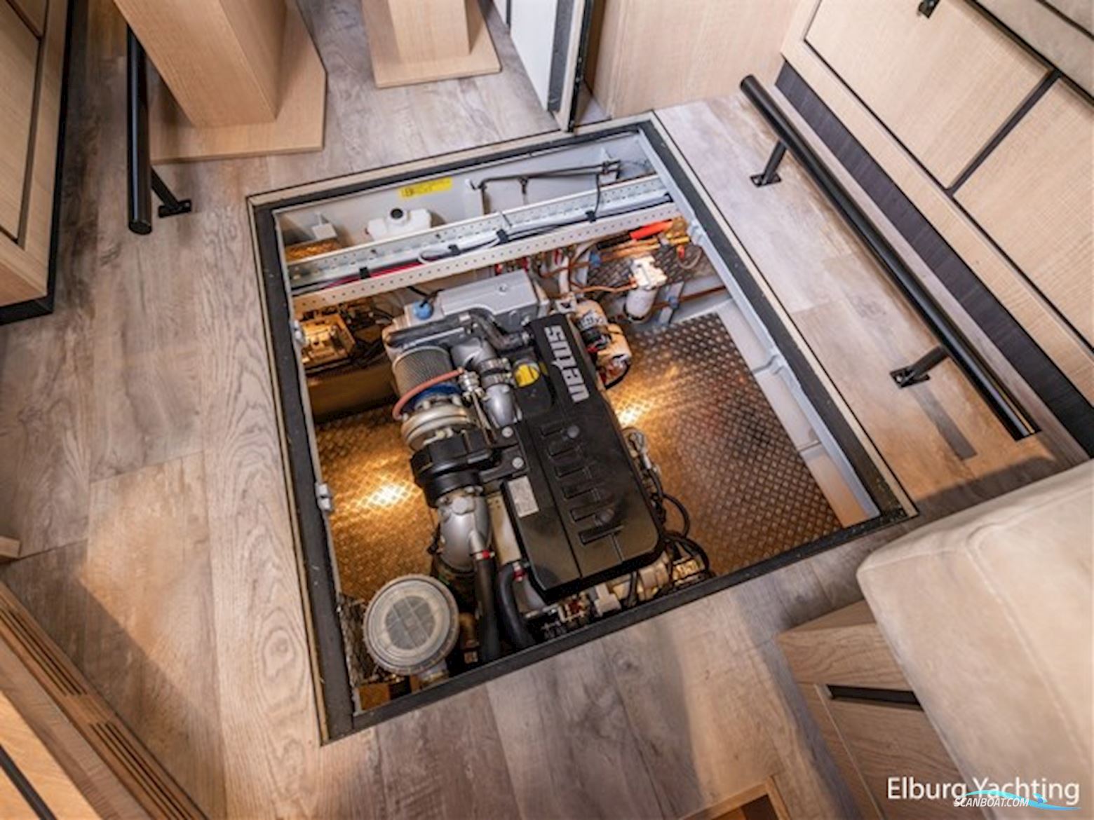 Argos 13.50 - Three Cabin - Sunroof