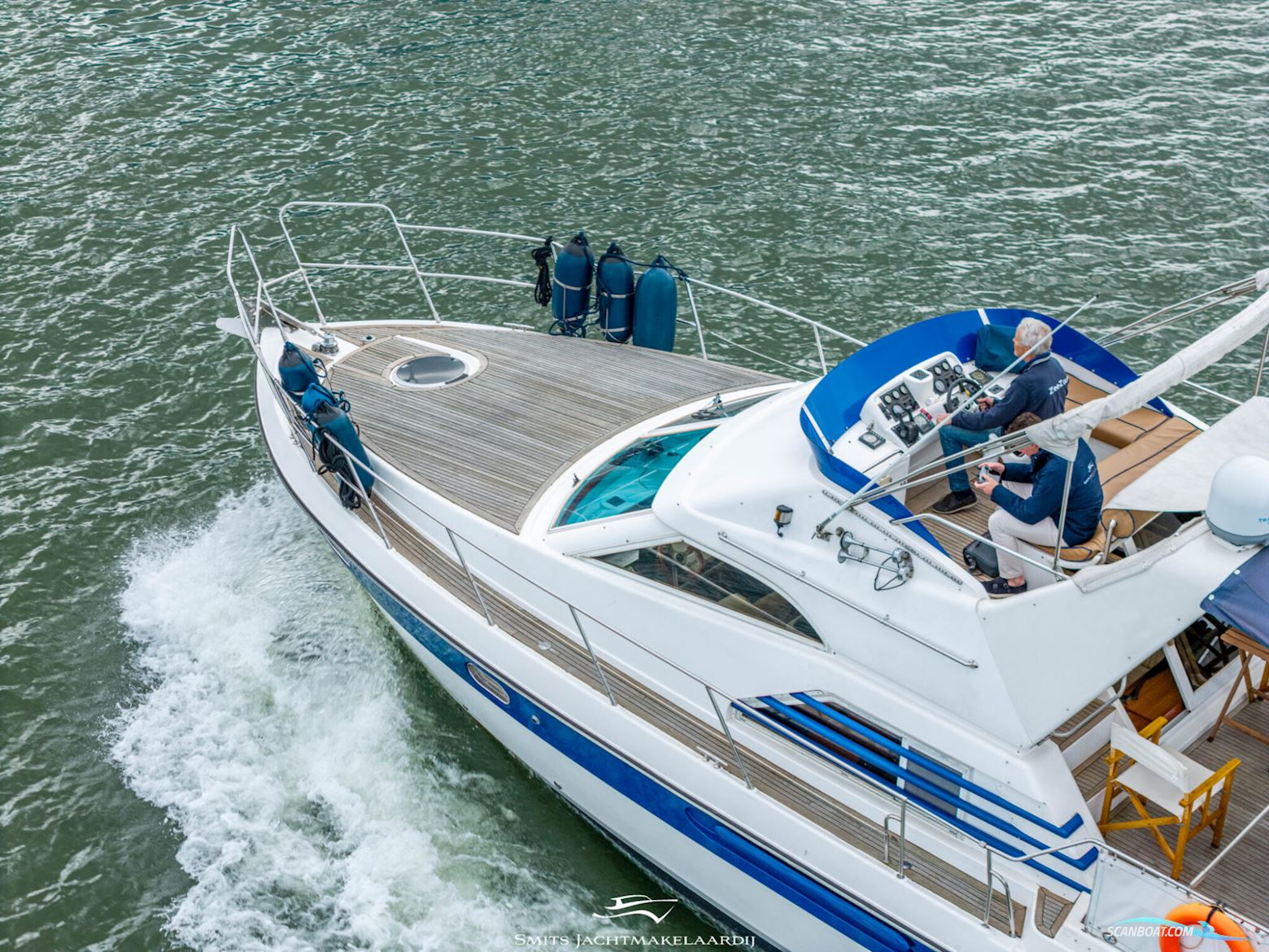 Astor 37 Flybridge