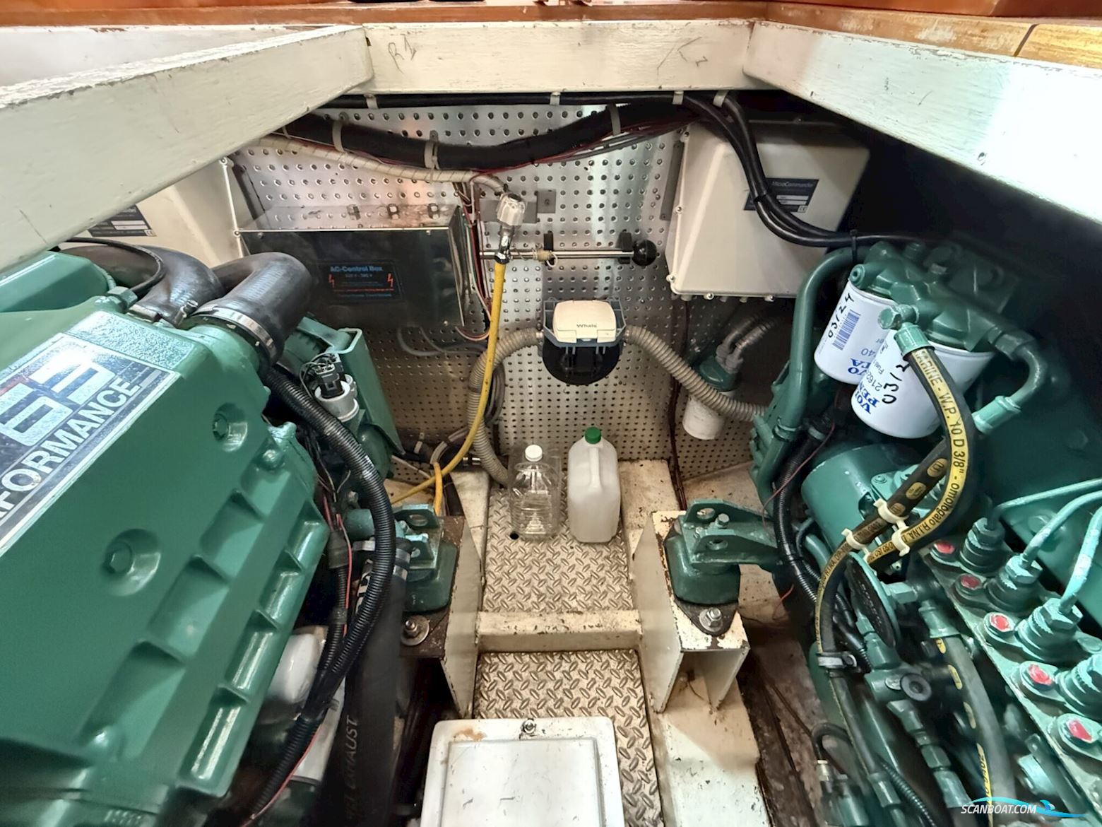 Astor 37 Flybridge