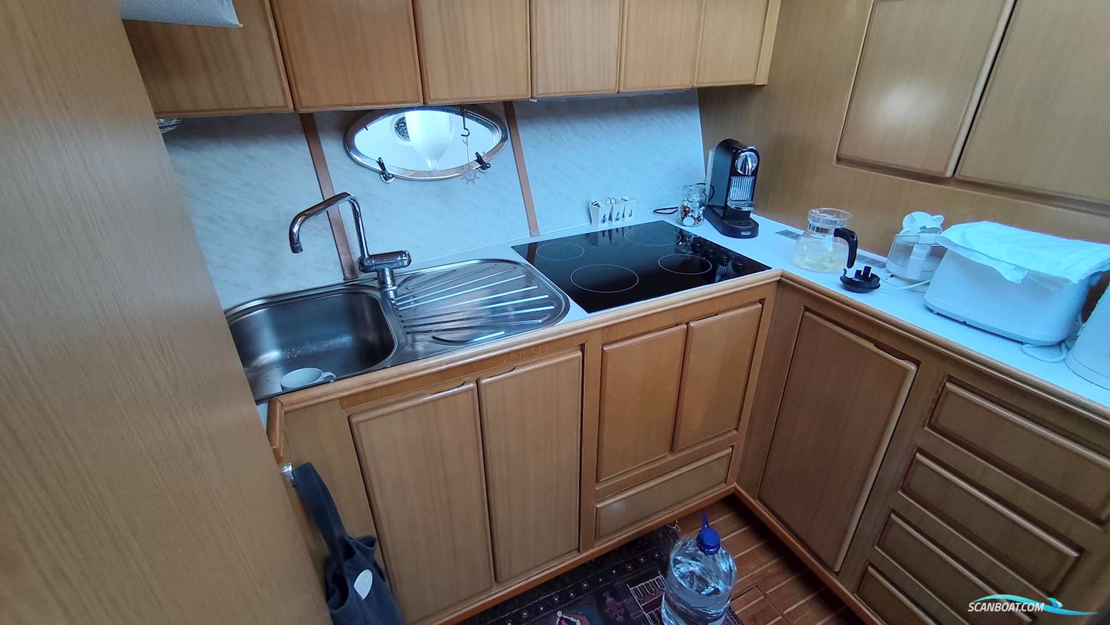 Astor 44