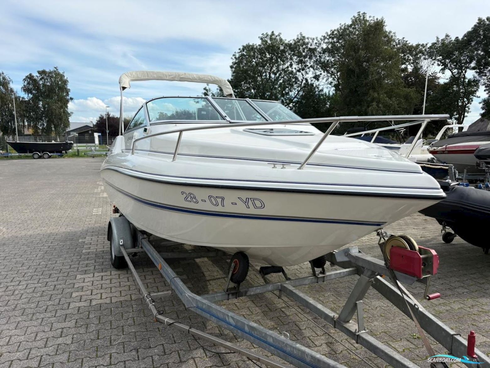 Astromar LC600 Cabin
