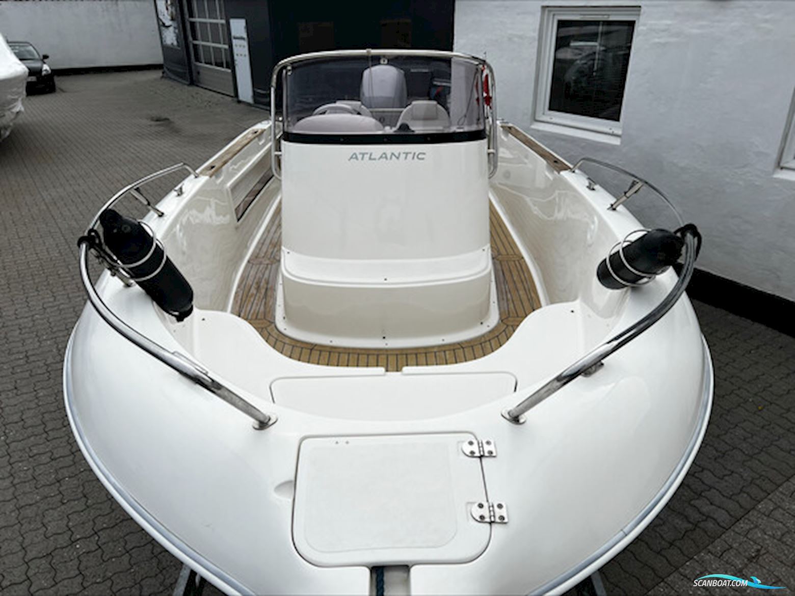 Atlantic 635 WA, Mariner F150 EFI