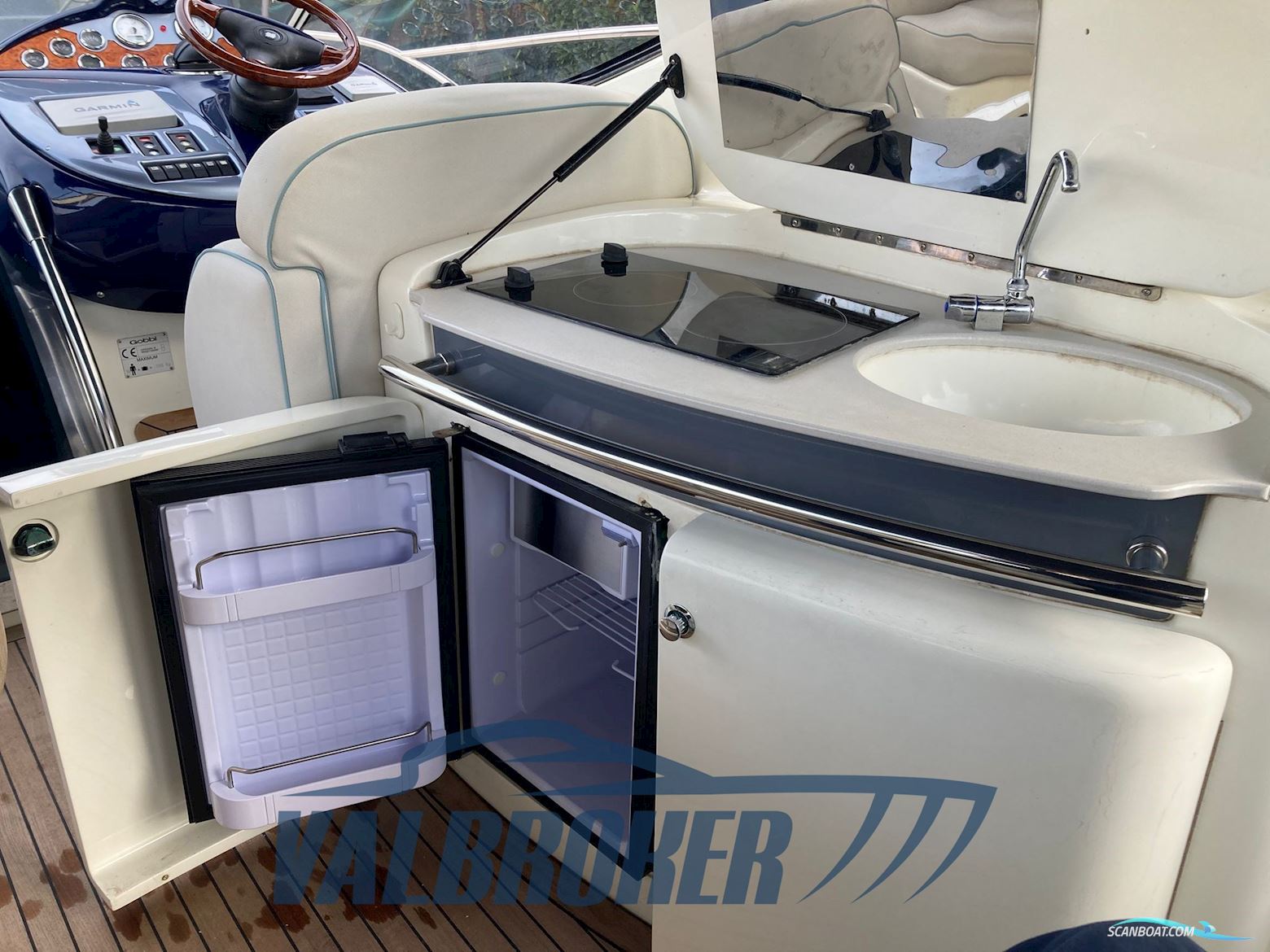 Atlantis 42